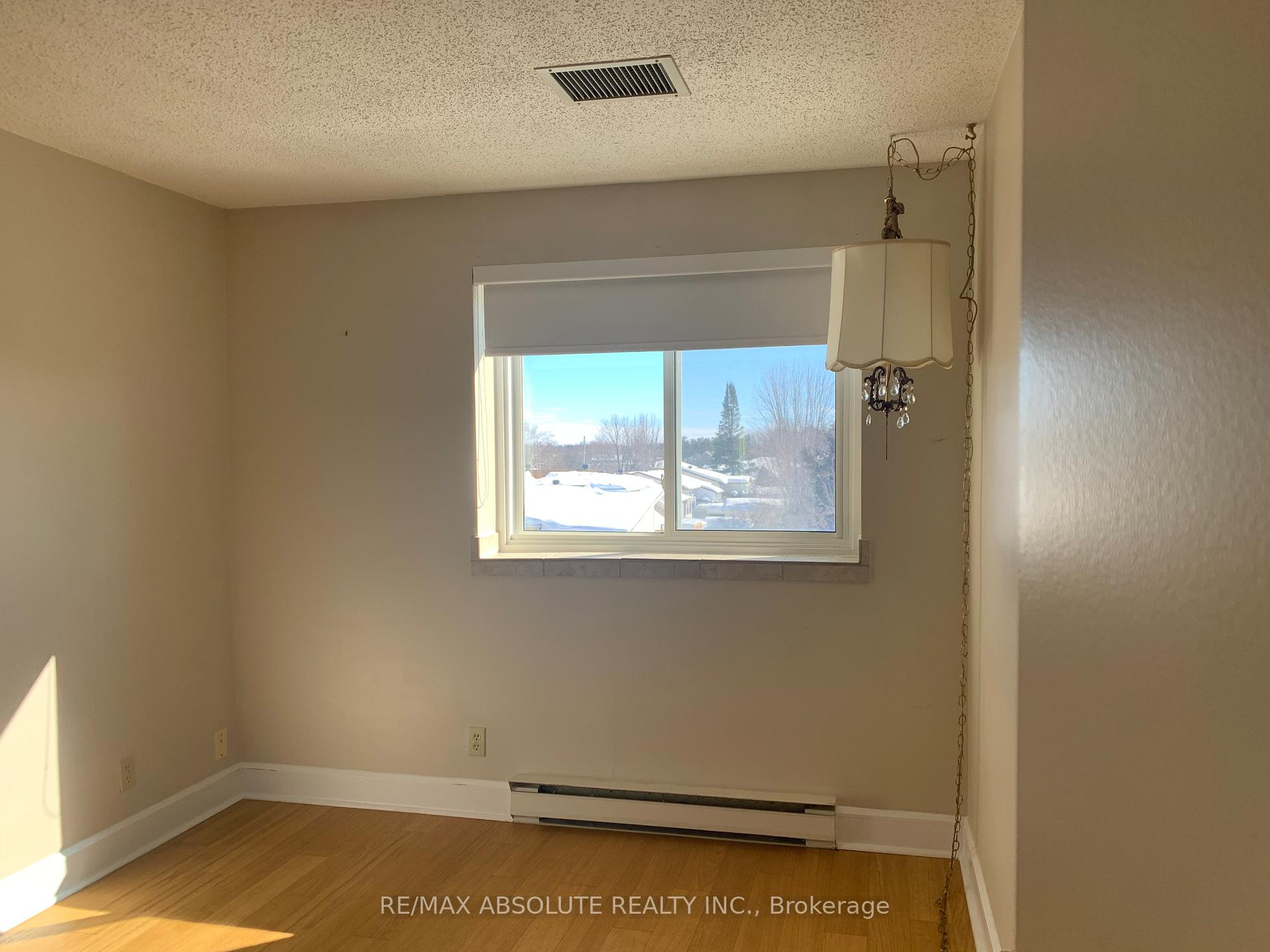 Photo 10 of Unit 306, 124 Daniel Street S, Arnprior — HOMEH