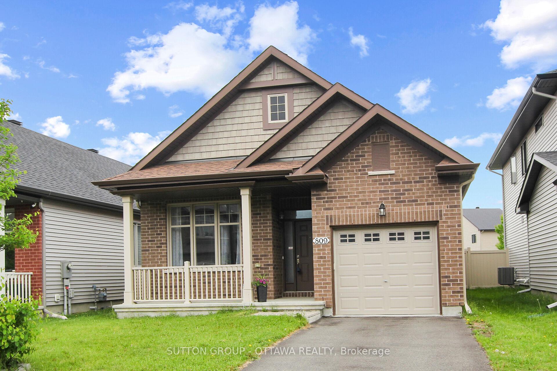 Front of 809 Carnelian Crescent