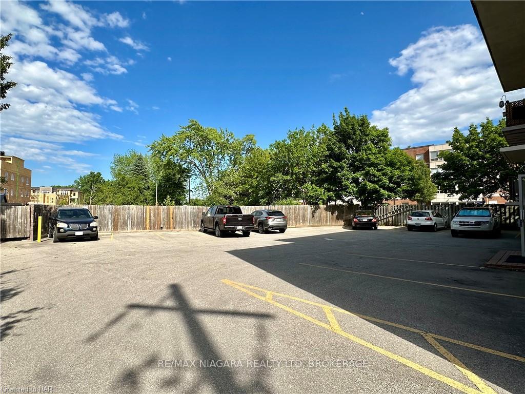Photo 4 of Unit 2, 286 Vine Street, St. Catharines, Carlton/Bunting — HOMEH