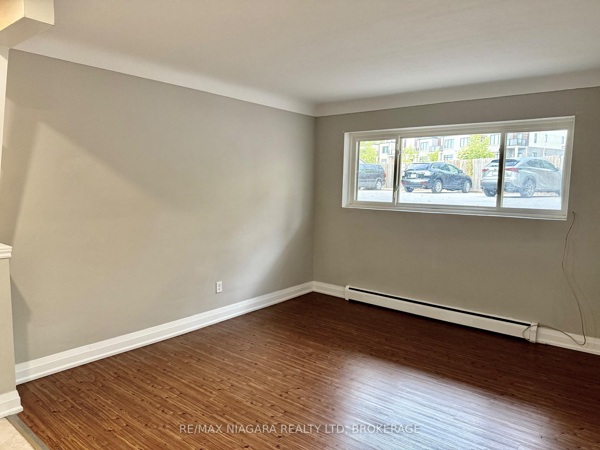 Photo 10 of Unit 2, 286 Vine Street, St. Catharines, Carlton/Bunting — HOMEH