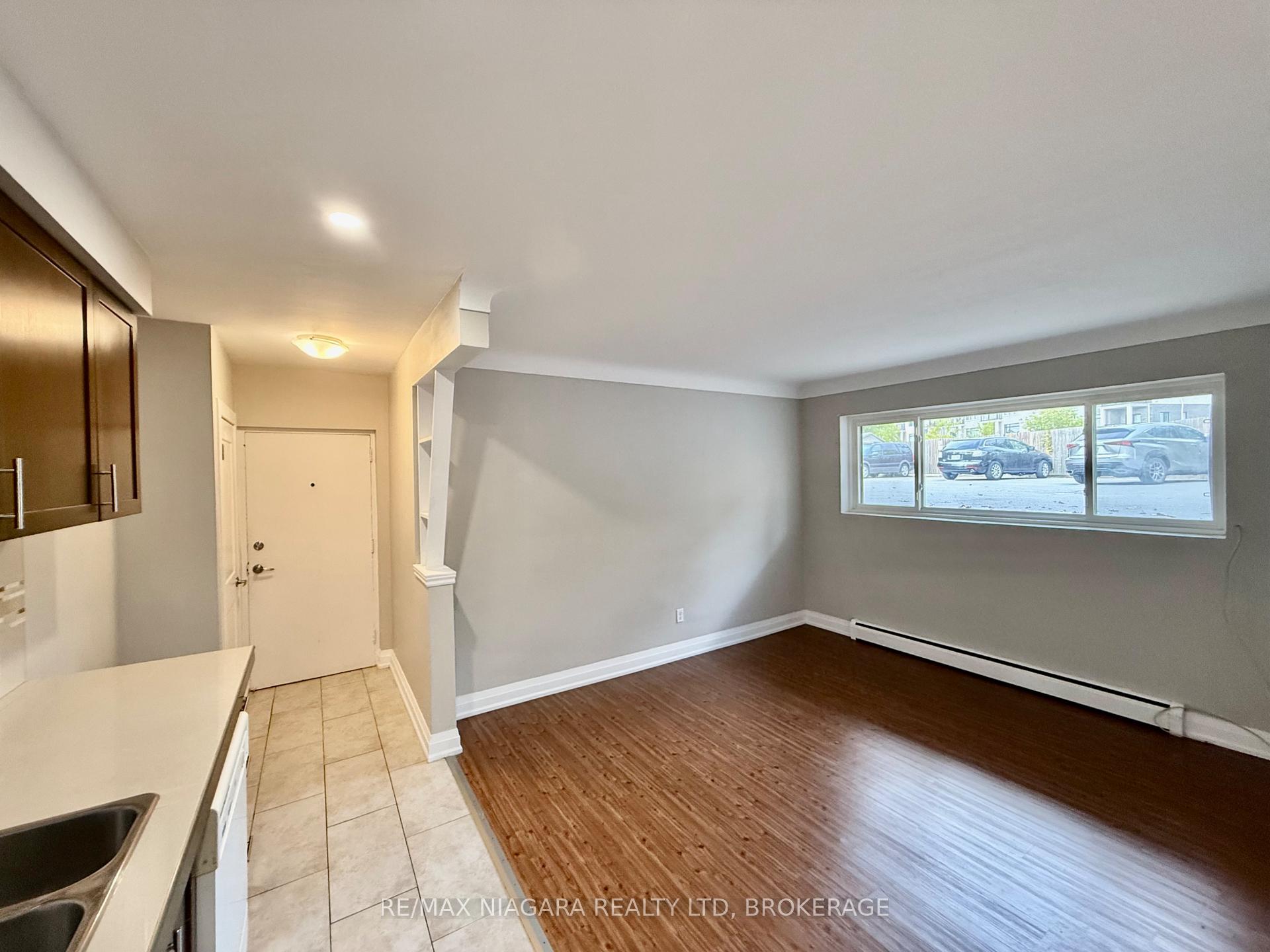 Photo 11 of Unit 2, 286 Vine Street, St. Catharines, Carlton/Bunting — HOMEH