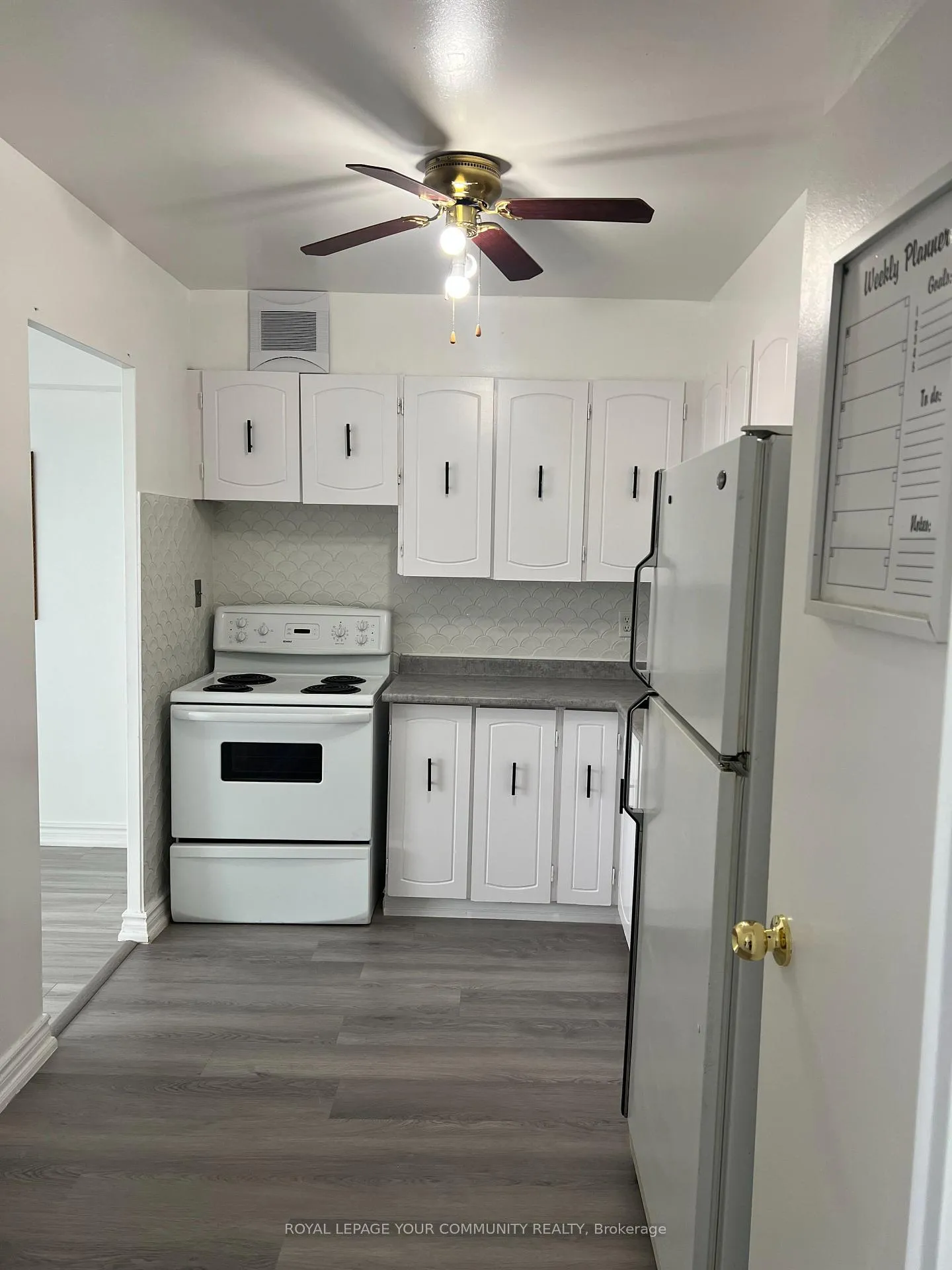 Photo 10 of Unit 804, 15 Vicora Linkway Way, Toronto, Flemingdon Park — HOMEH