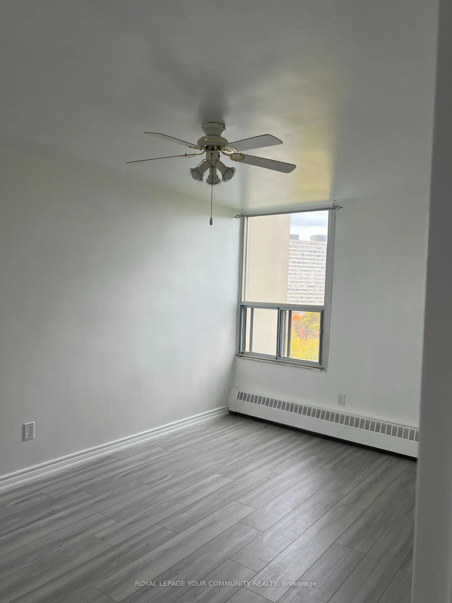 Photo 14 of Unit 804, 15 Vicora Linkway Way, Toronto, Flemingdon Park — HOMEH