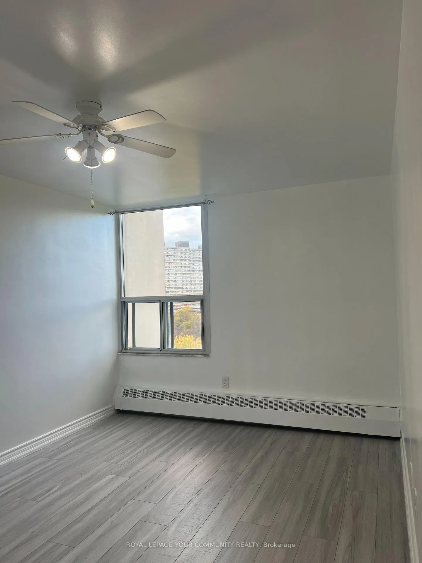 Photo 15 of Unit 804, 15 Vicora Linkway Way, Toronto, Flemingdon Park — HOMEH
