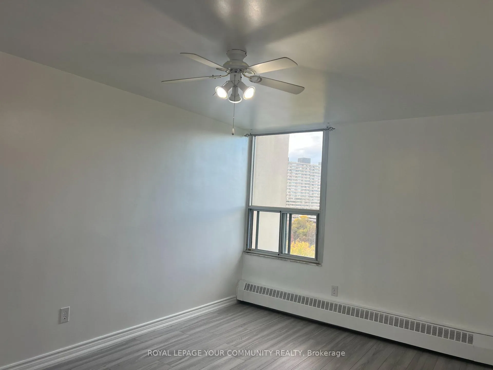Photo 16 of Unit 804, 15 Vicora Linkway Way, Toronto, Flemingdon Park — HOMEH