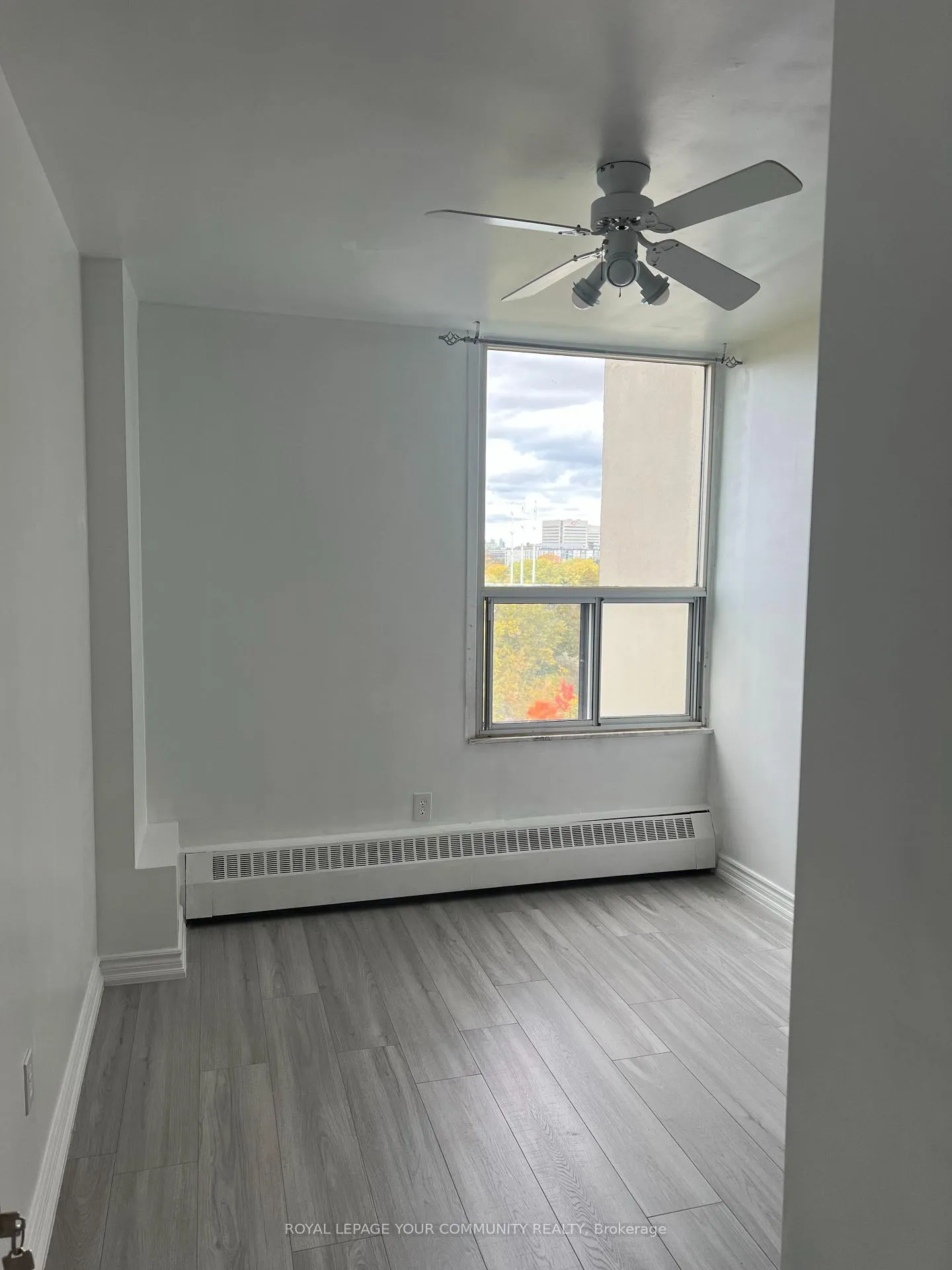 Photo 17 of Unit 804, 15 Vicora Linkway Way, Toronto, Flemingdon Park — HOMEH