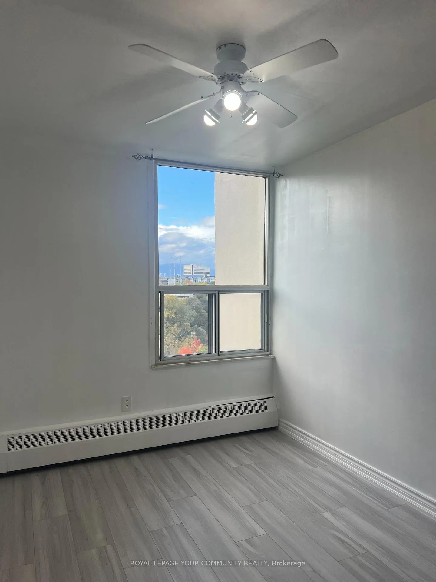 Photo 18 of Unit 804, 15 Vicora Linkway Way, Toronto, Flemingdon Park — HOMEH