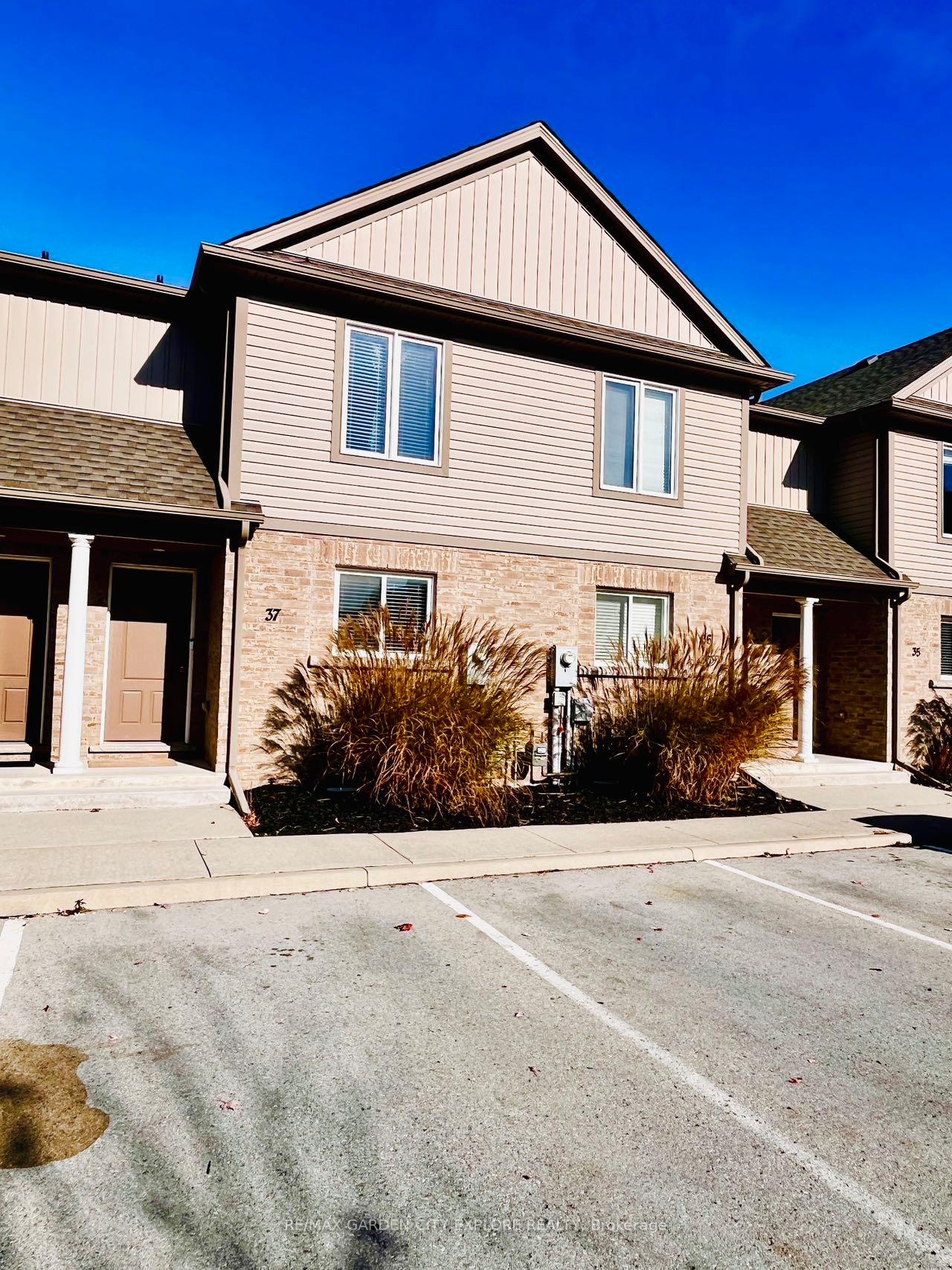 Front of Unit 37, 6118 Kelsey Crescent