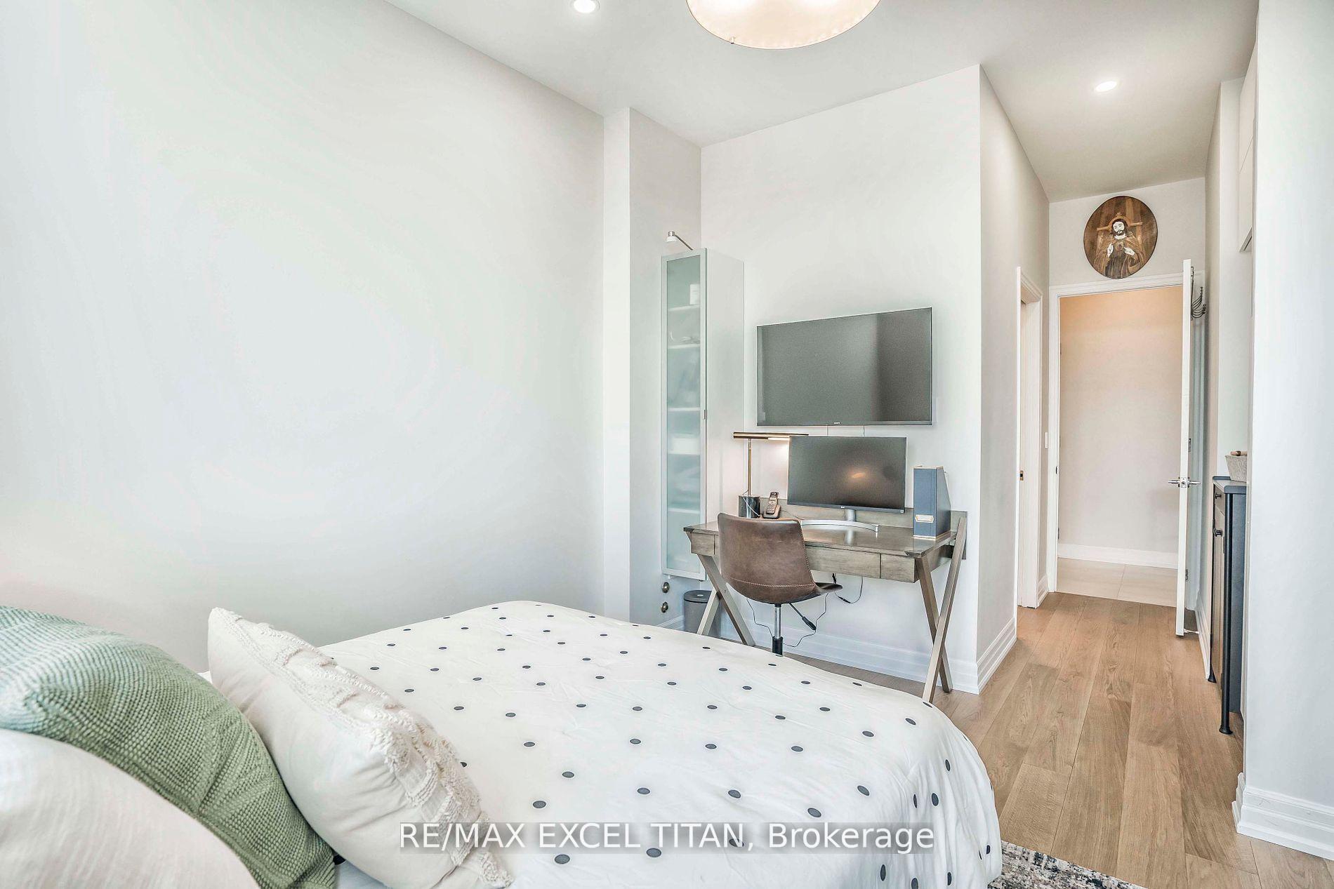 Front of Unit 305, 797 Don Mills Road