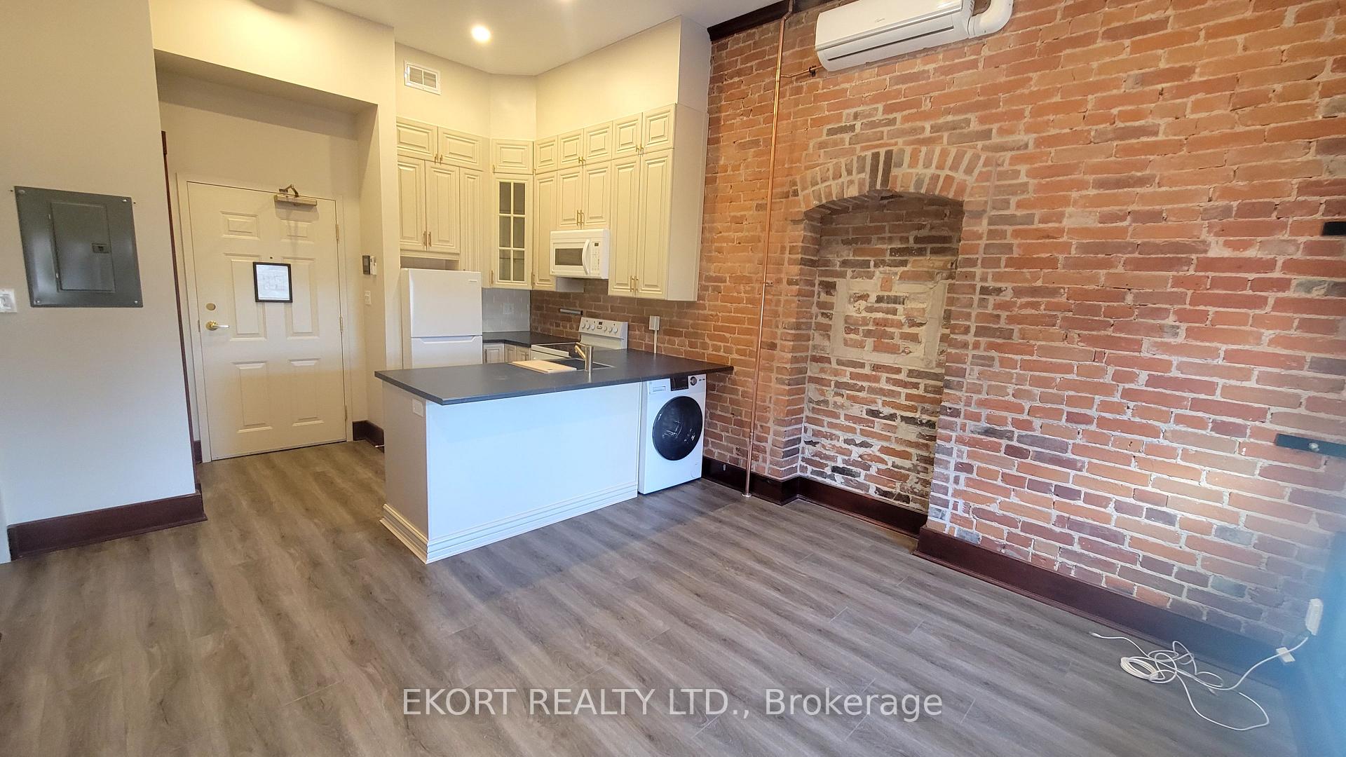 Photo 3 of Unit 4, 251 Front Street, Belleville, Belleville Ward — HOMEH