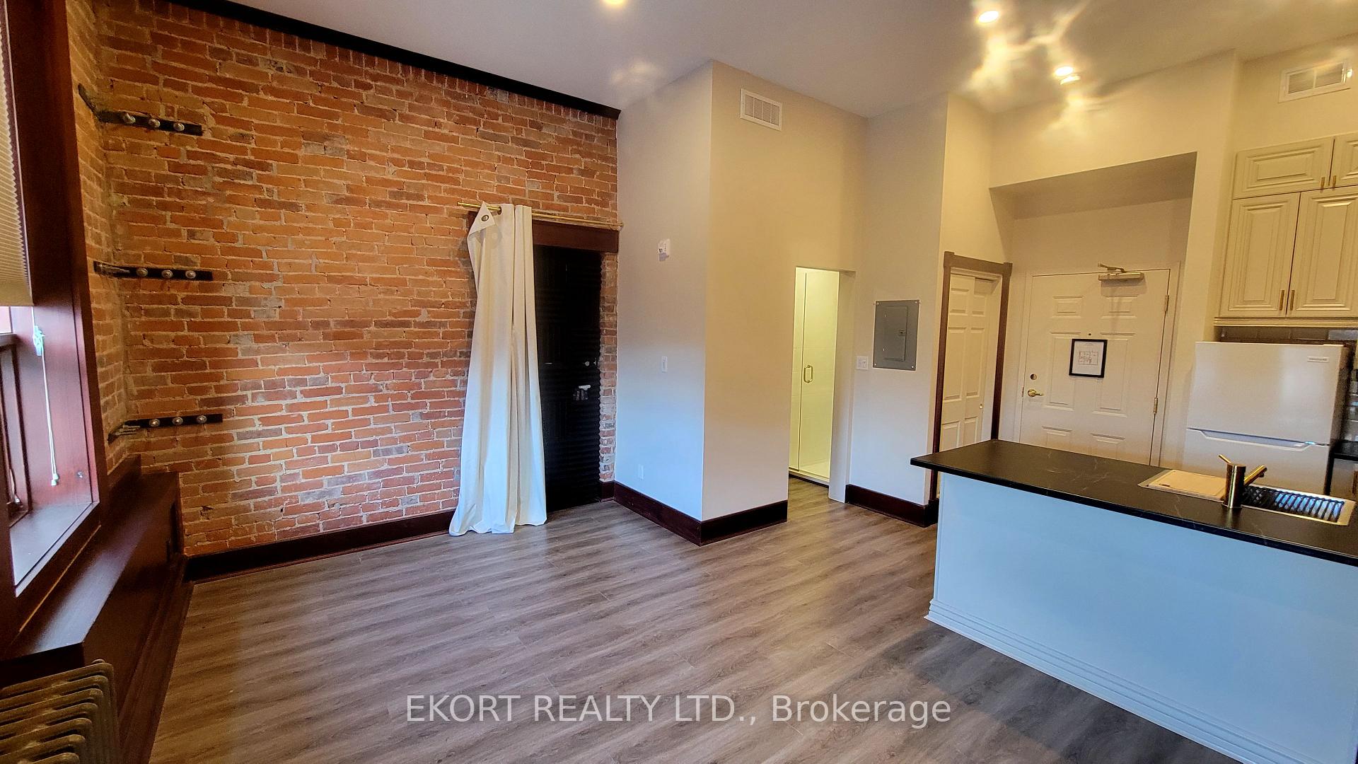 Photo 6 of Unit 4, 251 Front Street, Belleville, Belleville Ward — HOMEH