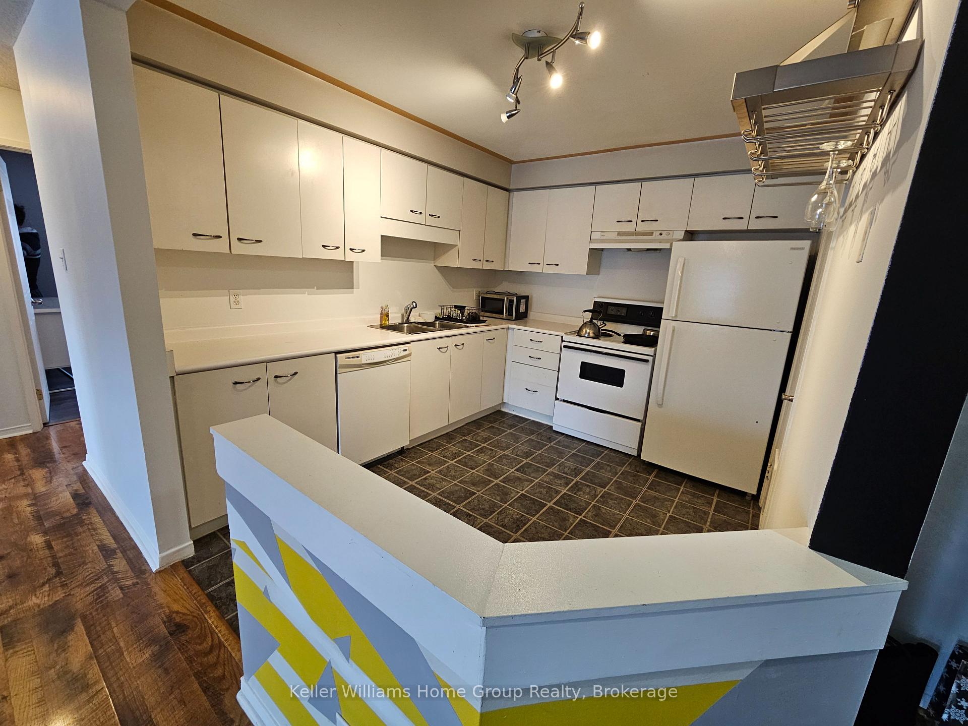 Photo 3 of Unit 705, 565 Greenfield Avenue, Kitchener — HOMEH