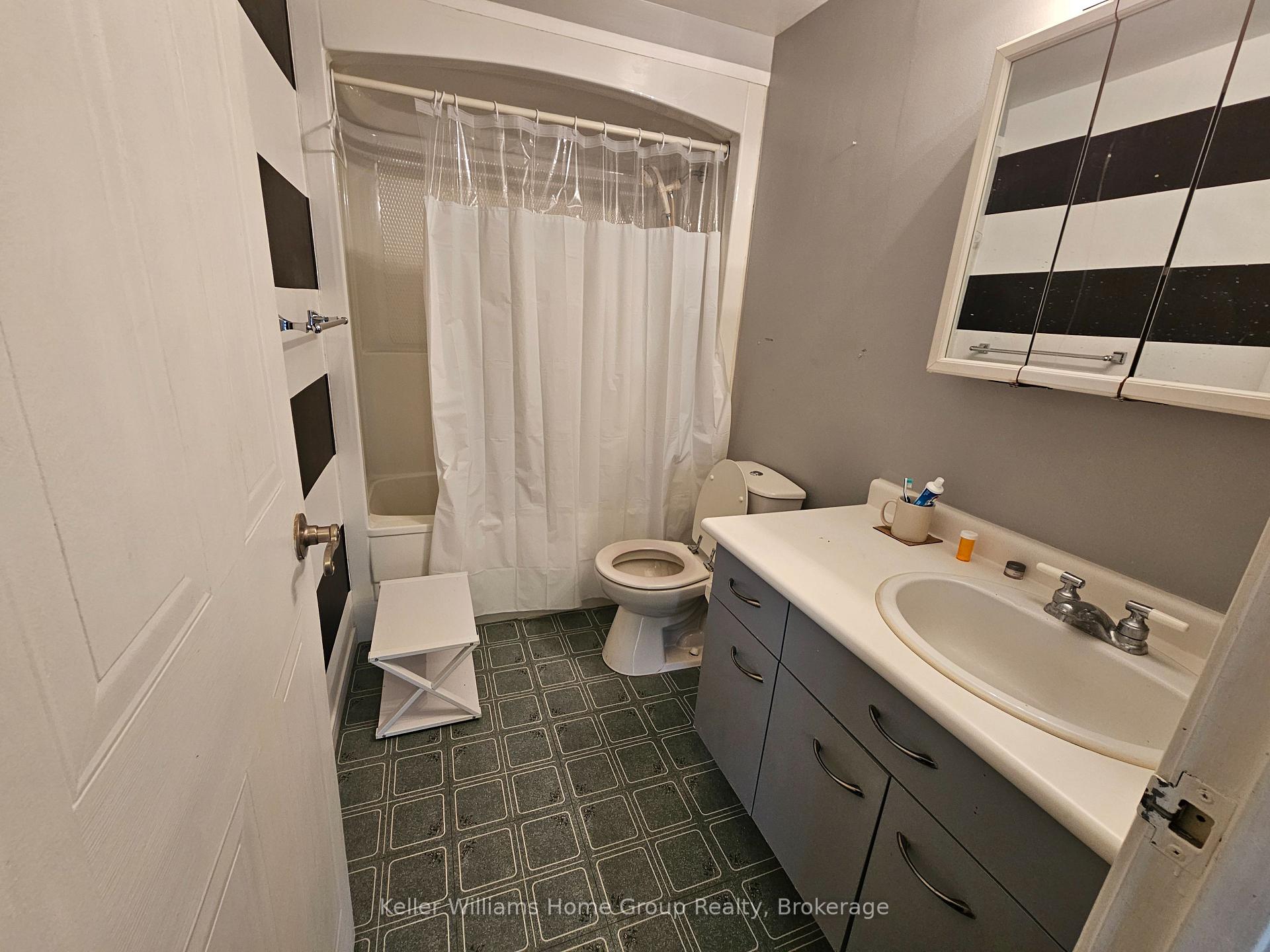 Photo 9 of Unit 705, 565 Greenfield Avenue, Kitchener — HOMEH