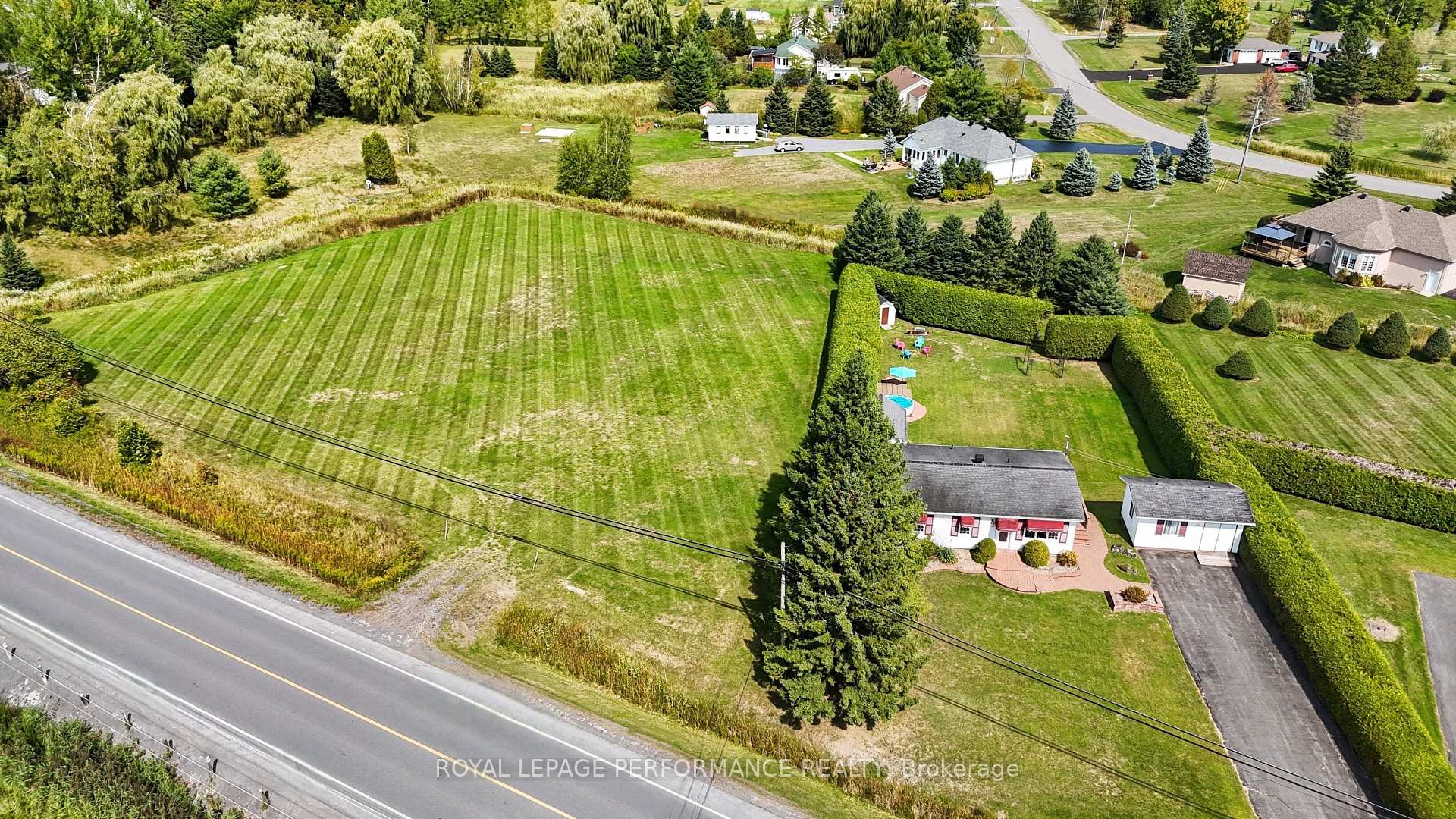 Photo 30 of 50 Front Road W, Champlain, L'Orignal — HOMEH