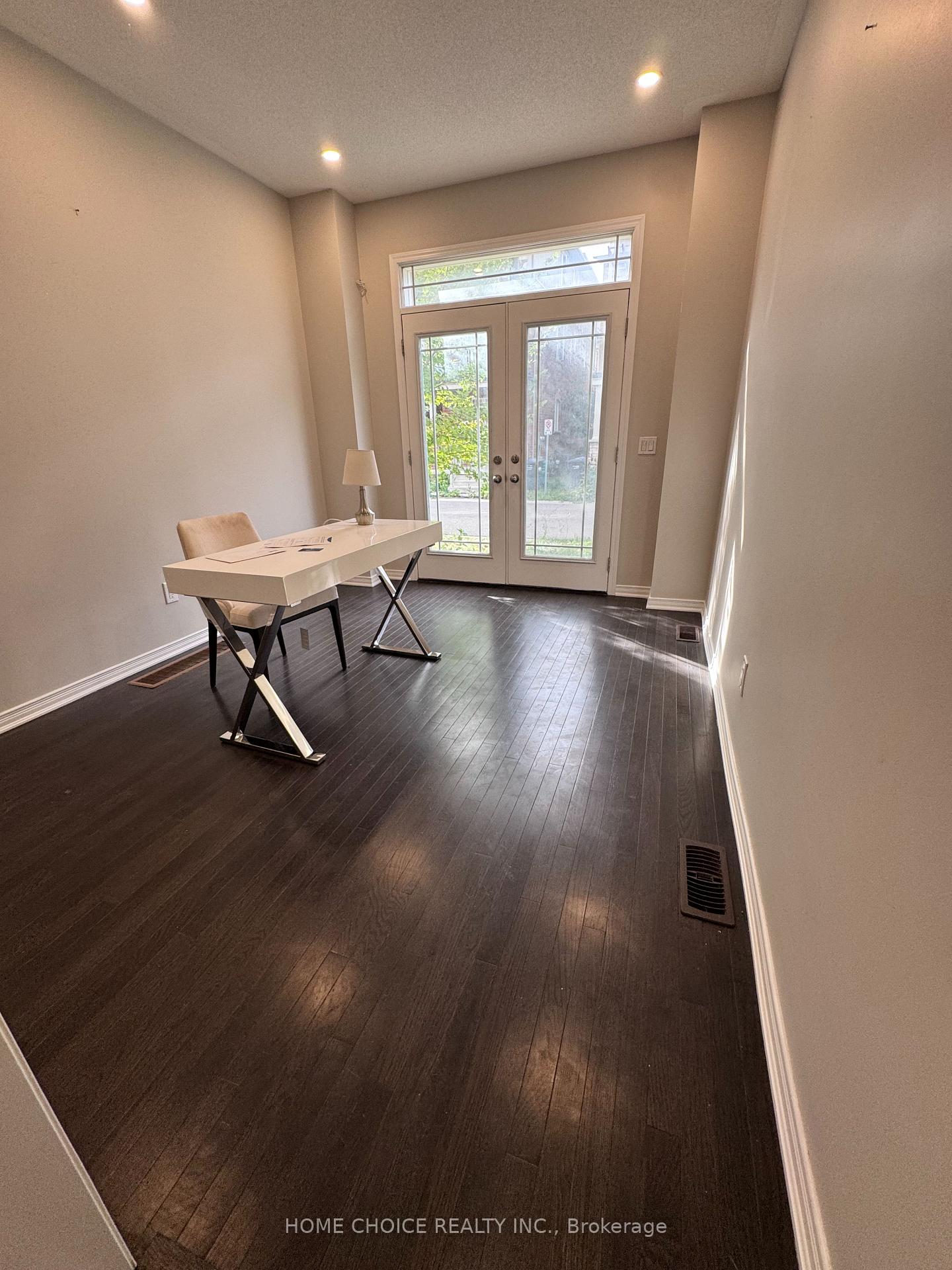 Photo 2 of 418 Dougall Avenue, Caledon, Rural Caledon — HOMEH