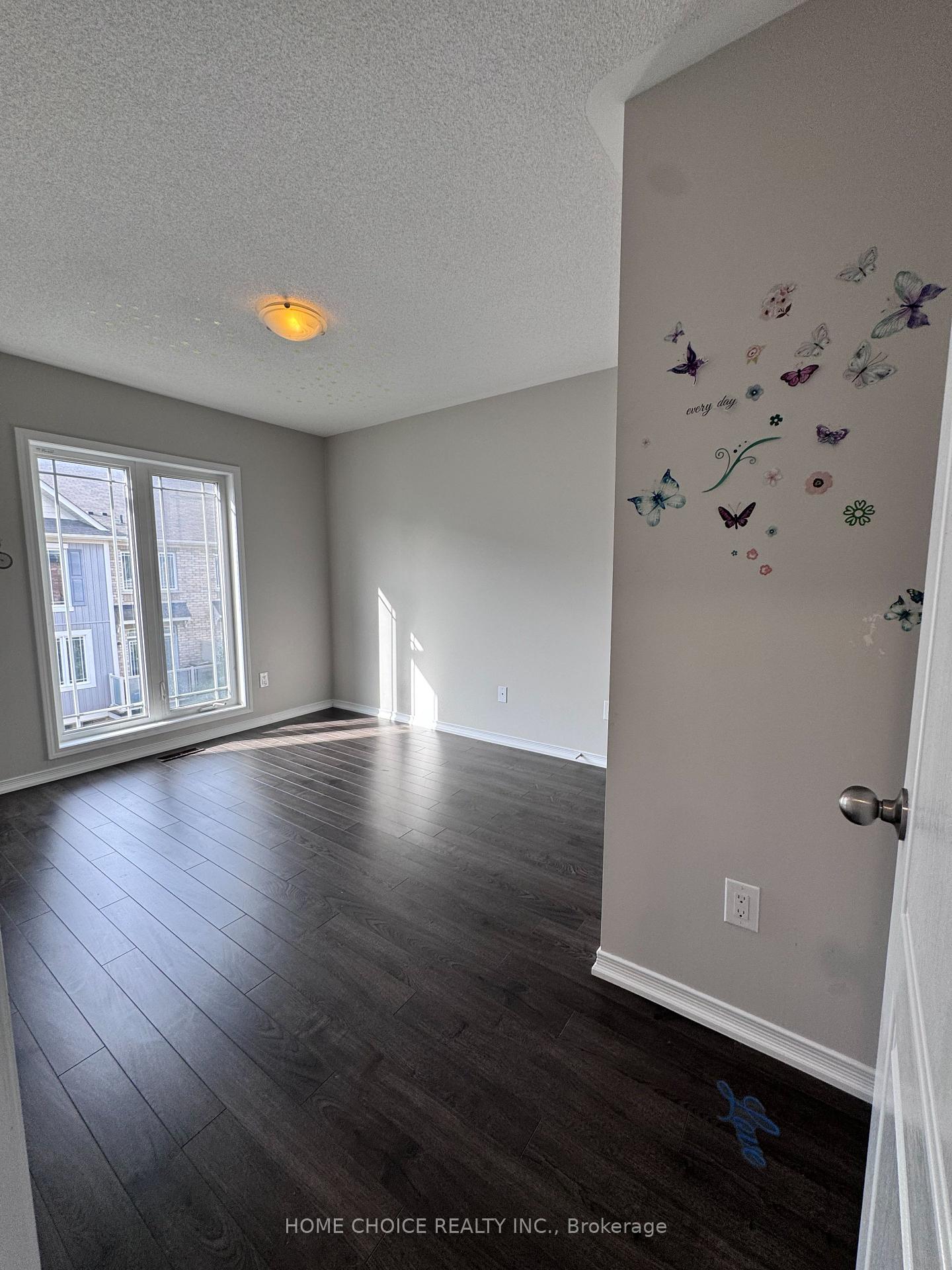 Photo 14 of 418 Dougall Avenue, Caledon, Rural Caledon — HOMEH