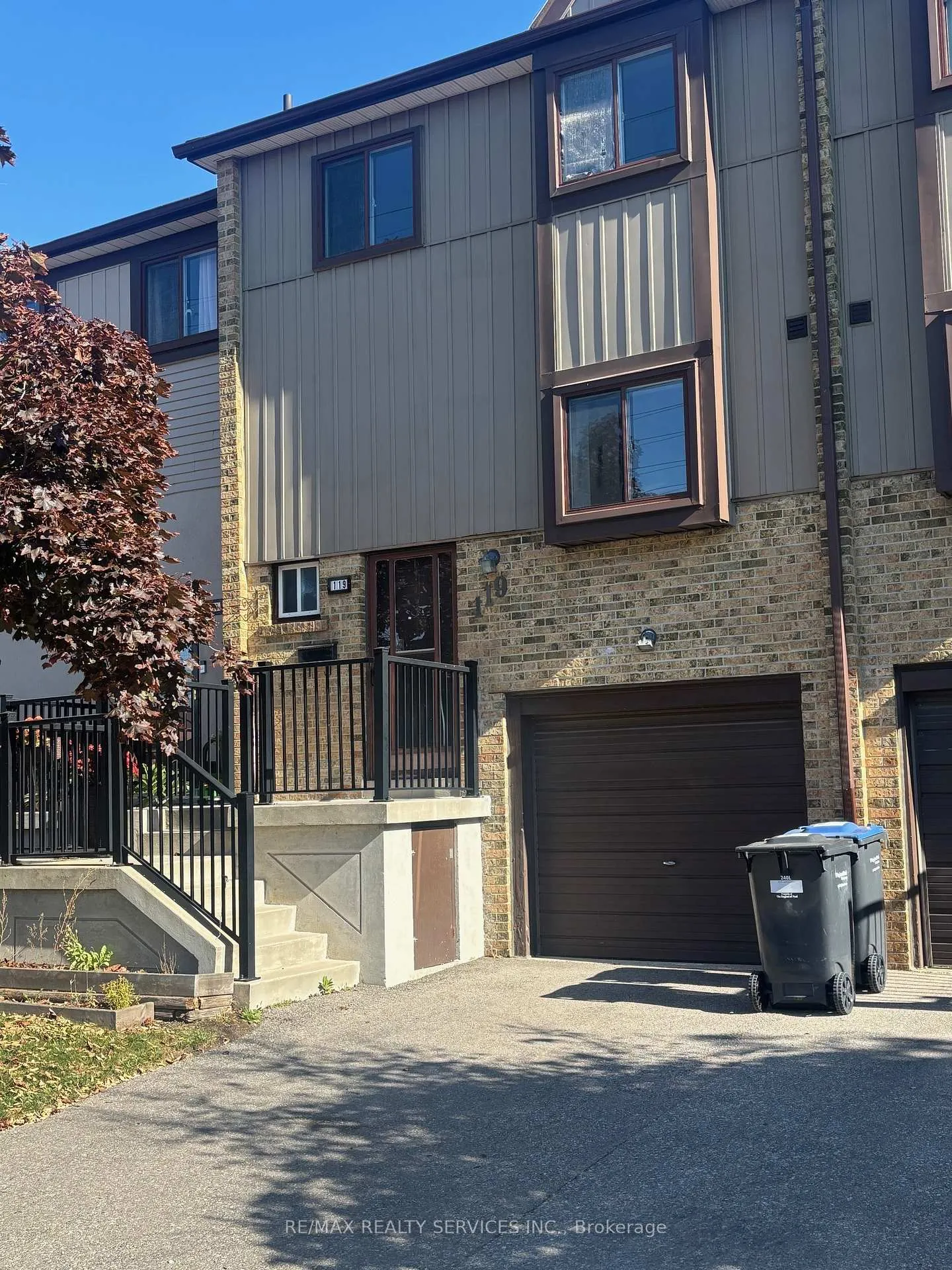Front of 119 Moregate Crescent