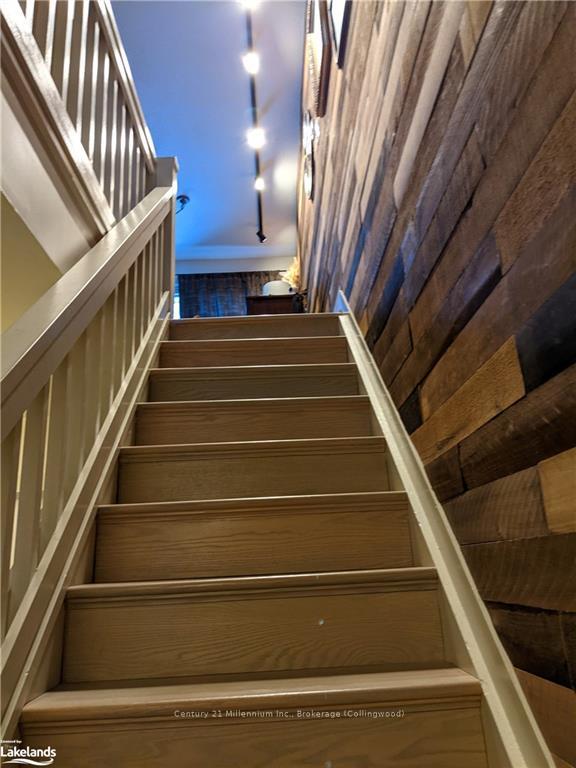 Photo 16 of 201 Escarpment Crescent, Collingwood — HOMEH