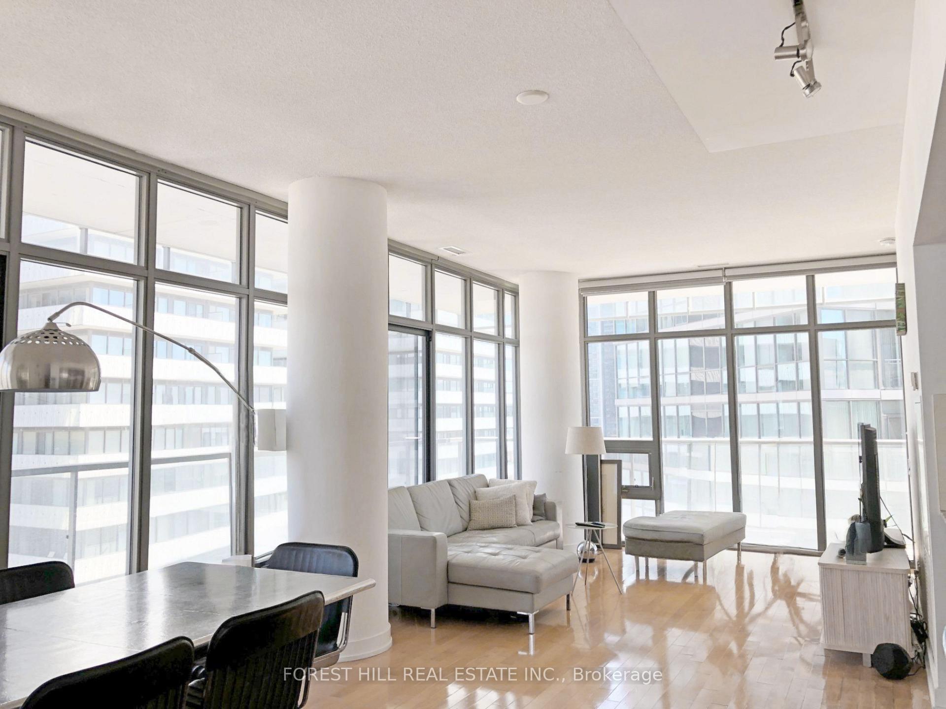 Front of Unit 2511, 33 Charles Street E