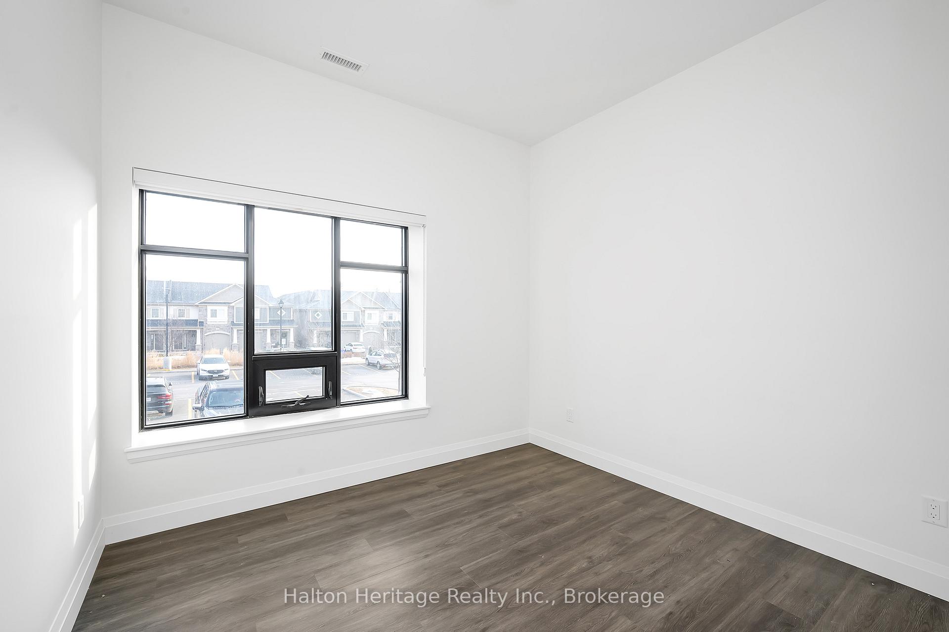 Photo 9 of Unit 113, 30 Hamilton Street S, Hamilton, Waterdown — HOMEH