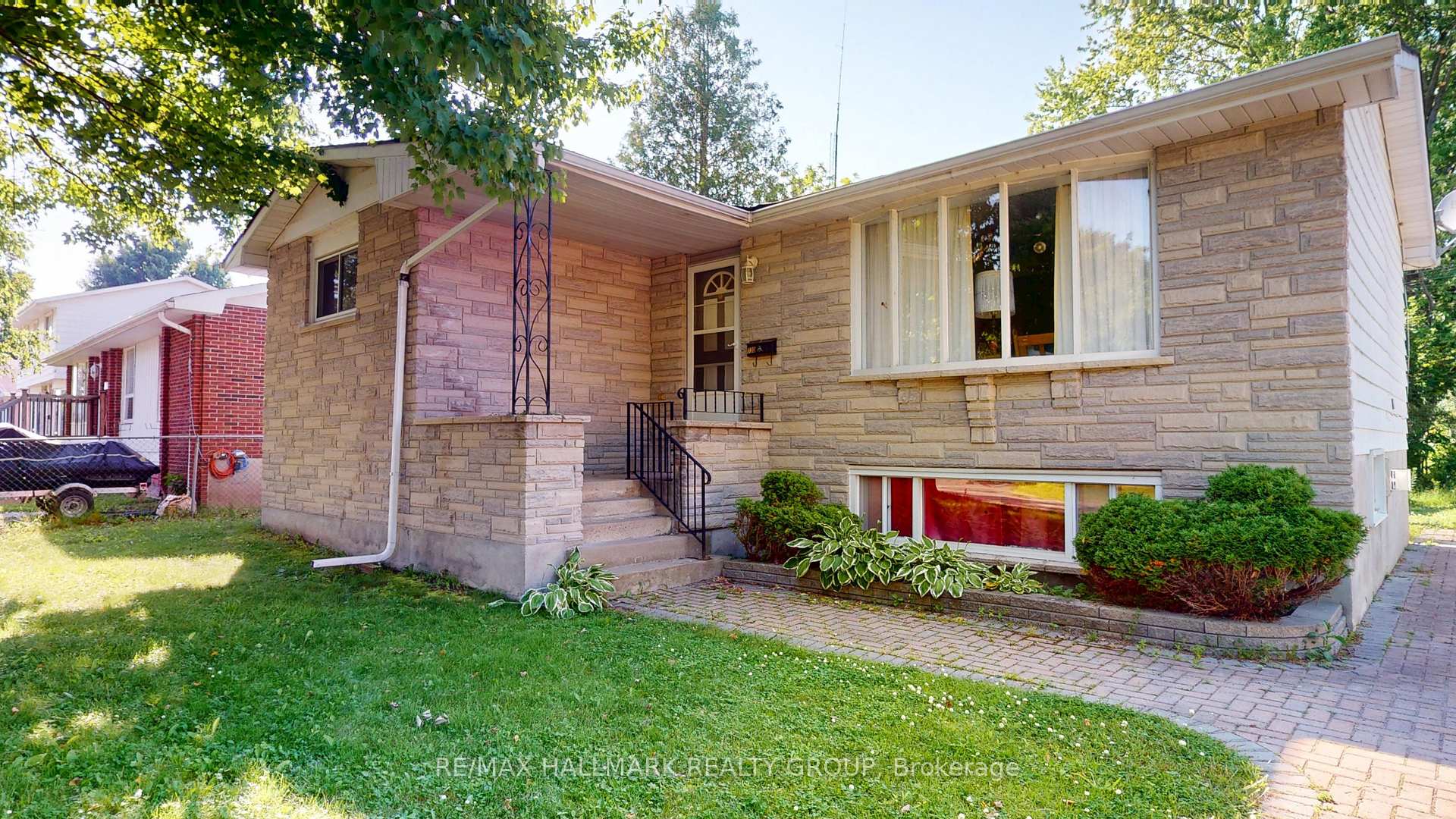 Photo 2 of 730 Dempster Drive N, Gananoque — HOMEH