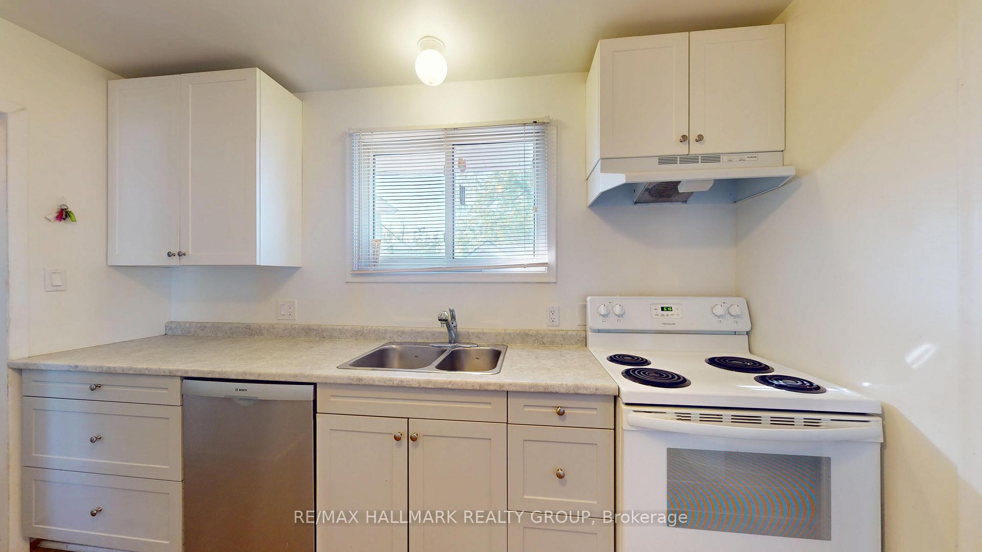 Photo 11 of 730 Dempster Drive N, Gananoque — HOMEH