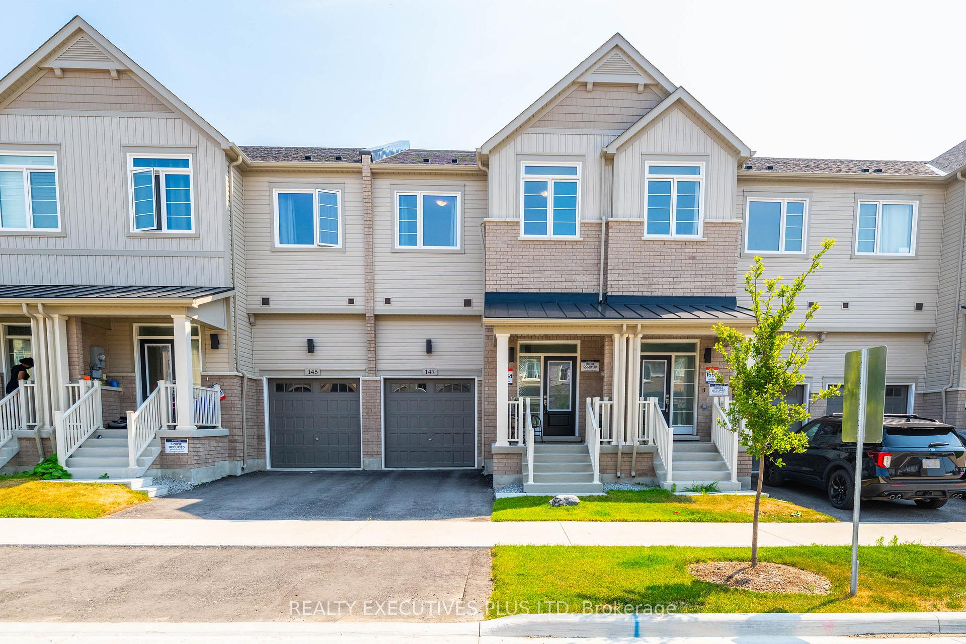 Photo 4 of 147 Greer Street, Barrie, Rural Barrie Southeast — HOMEH