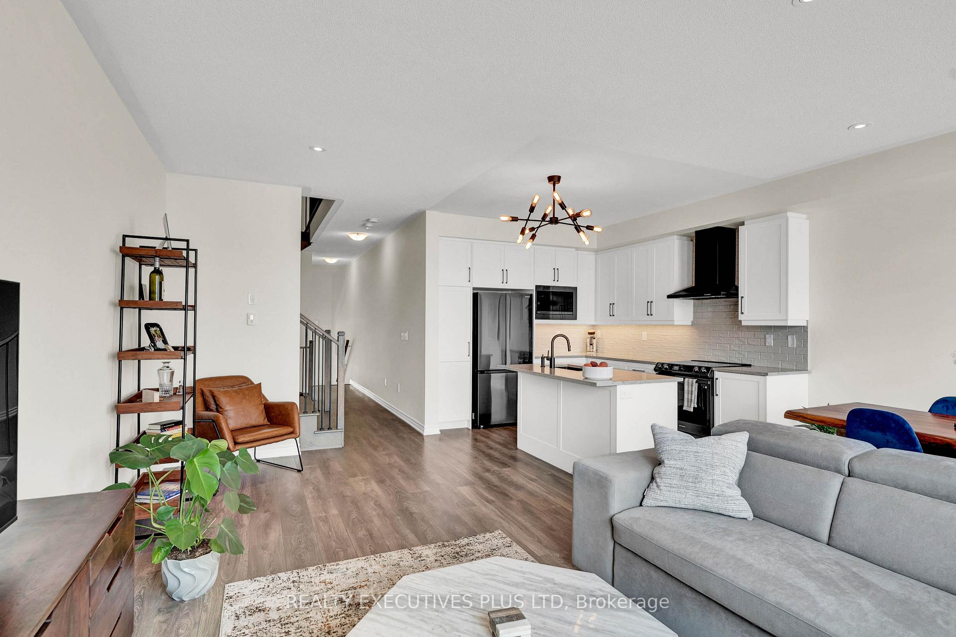 Photo 15 of 147 Greer Street, Barrie, Rural Barrie Southeast — HOMEH