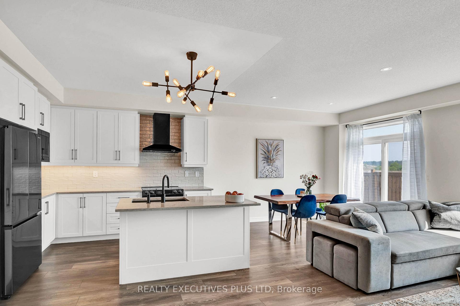 Photo 14 of 147 Greer Street, Barrie, Rural Barrie Southeast — HOMEH