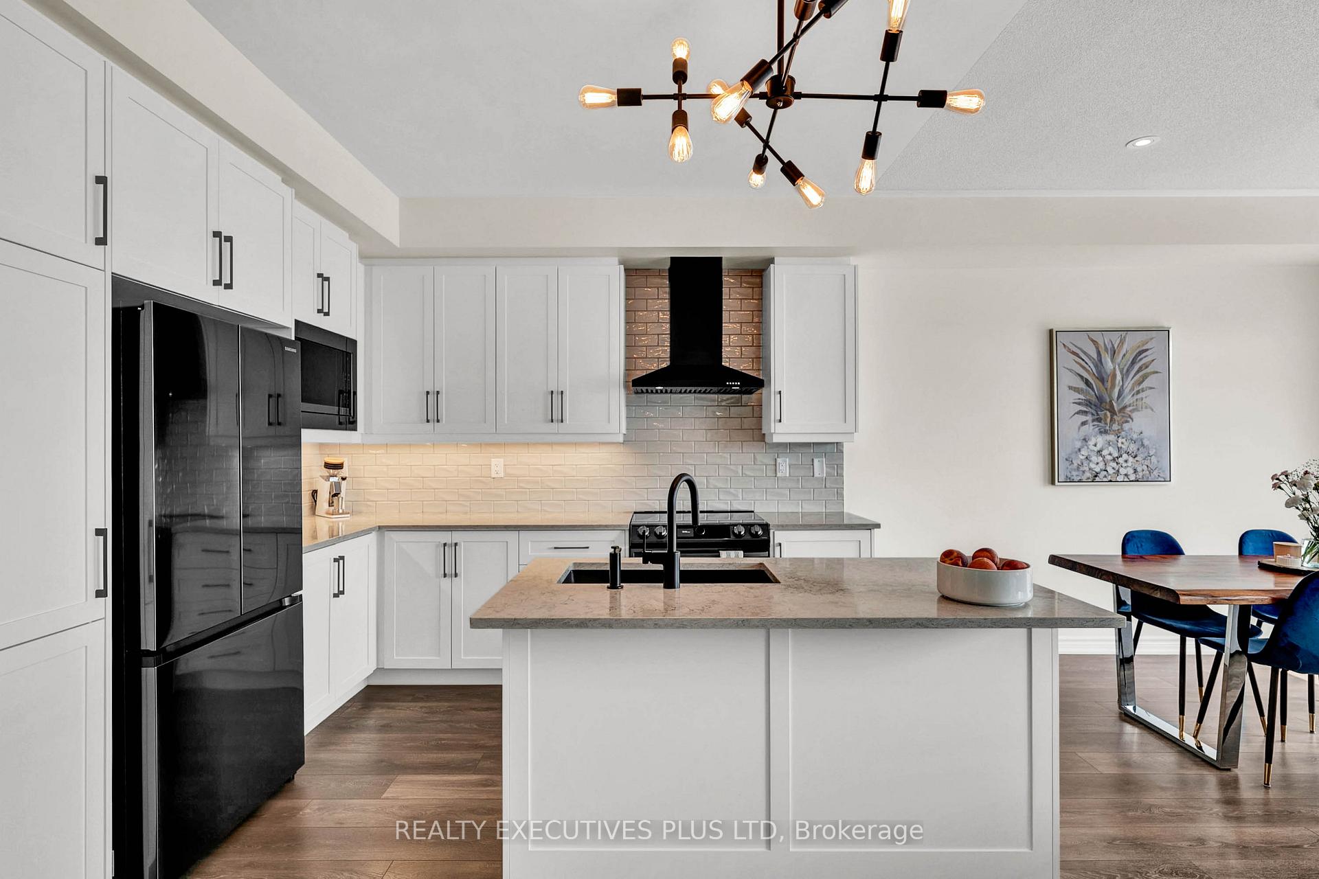 Photo 12 of 147 Greer Street, Barrie, Rural Barrie Southeast — HOMEH
