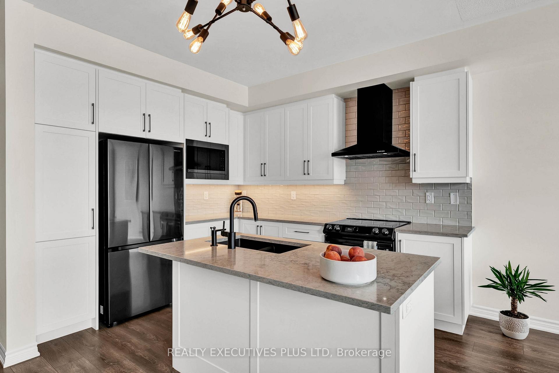 Photo 13 of 147 Greer Street, Barrie, Rural Barrie Southeast — HOMEH