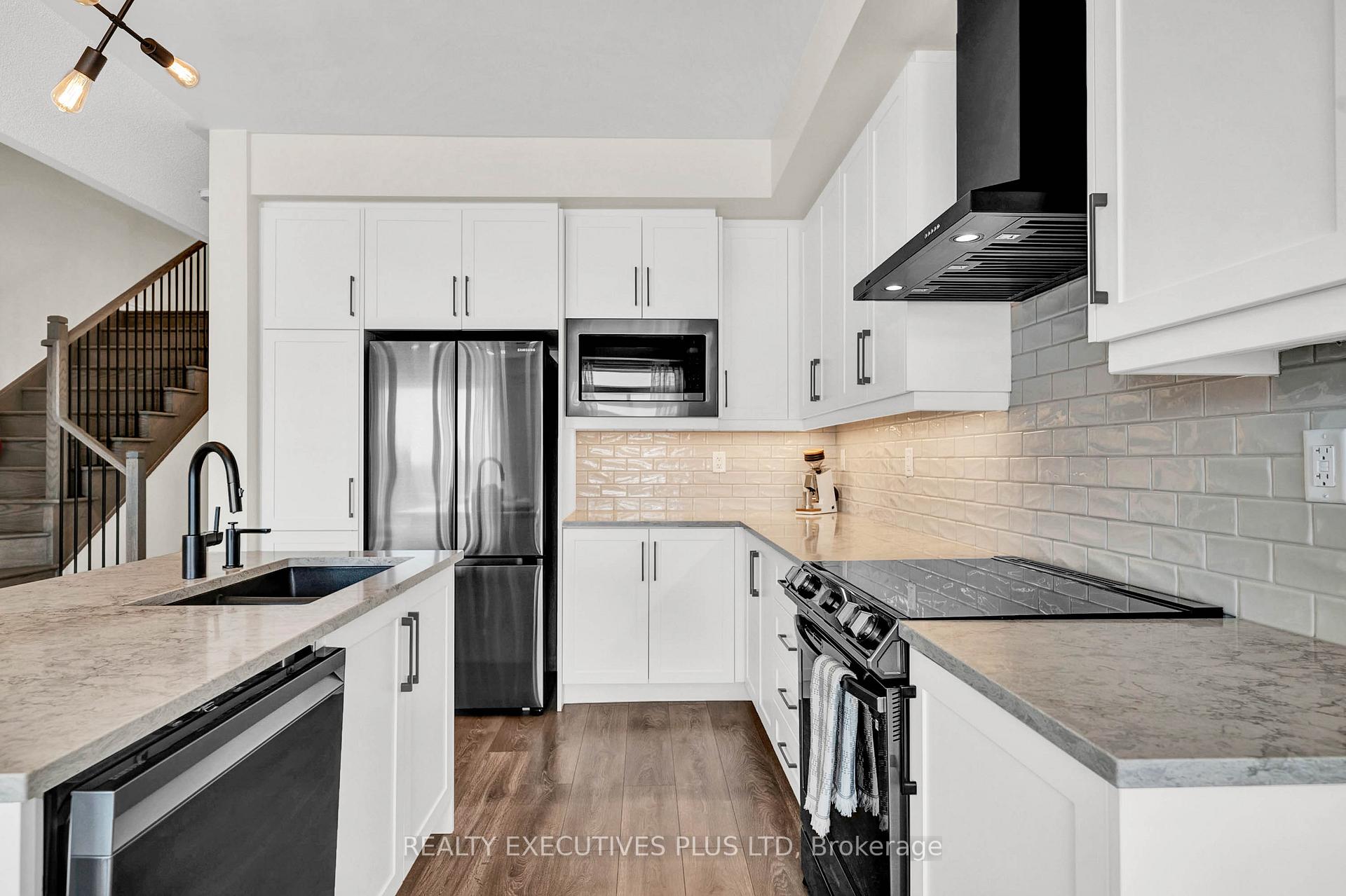 Photo 17 of 147 Greer Street, Barrie, Rural Barrie Southeast — HOMEH