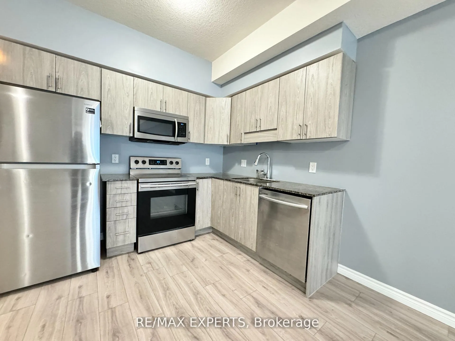 Photo 11 of Unit 33A, 1430 Highland Road, Kitchener, Highland West — HOMEH