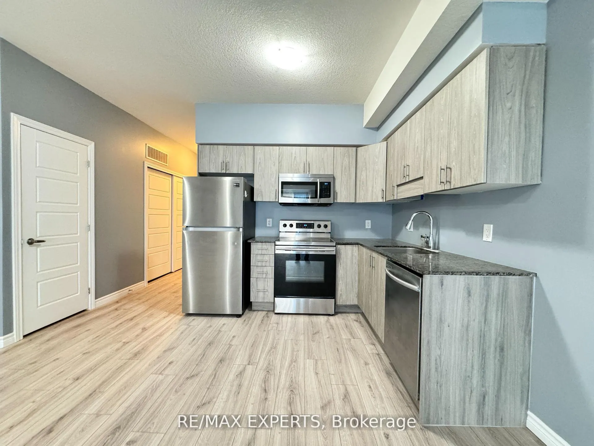 Photo 12 of Unit 33A, 1430 Highland Road, Kitchener, Highland West — HOMEH