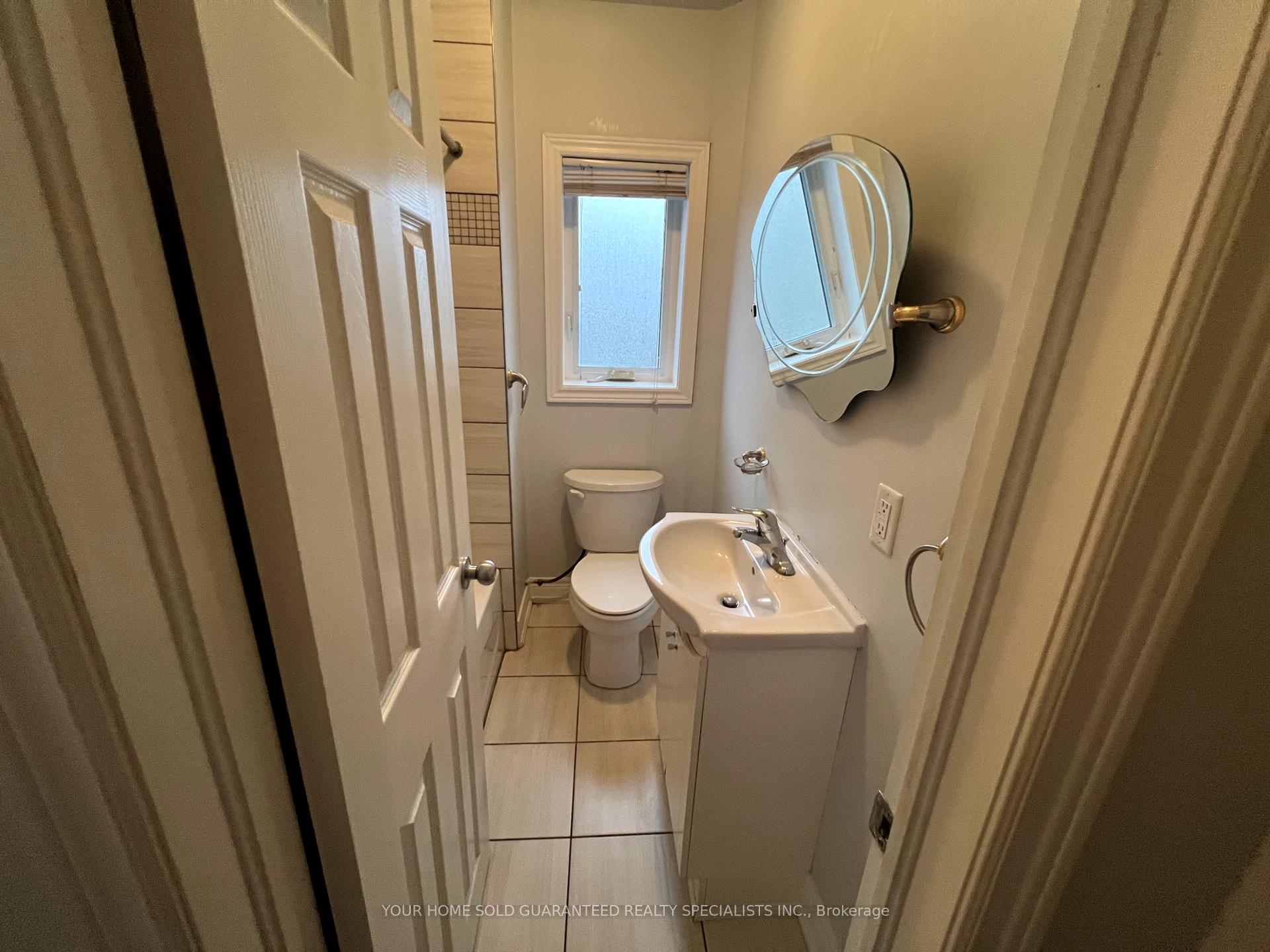 Photo 7 of 9B Wellington Street E, Aurora, Aurora Village — HOMEH