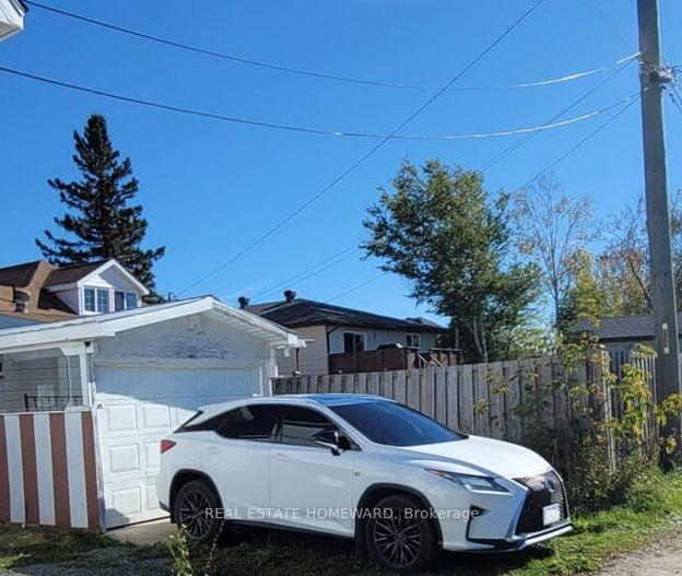 Photo 2 of 340 Fifth Street, Cochrane — HOMEH