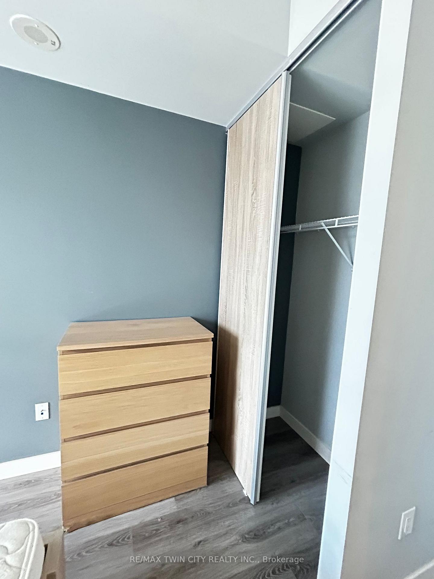 Photo 4 of Unit 1604, 318 Spruce Street, Waterloo — HOMEH