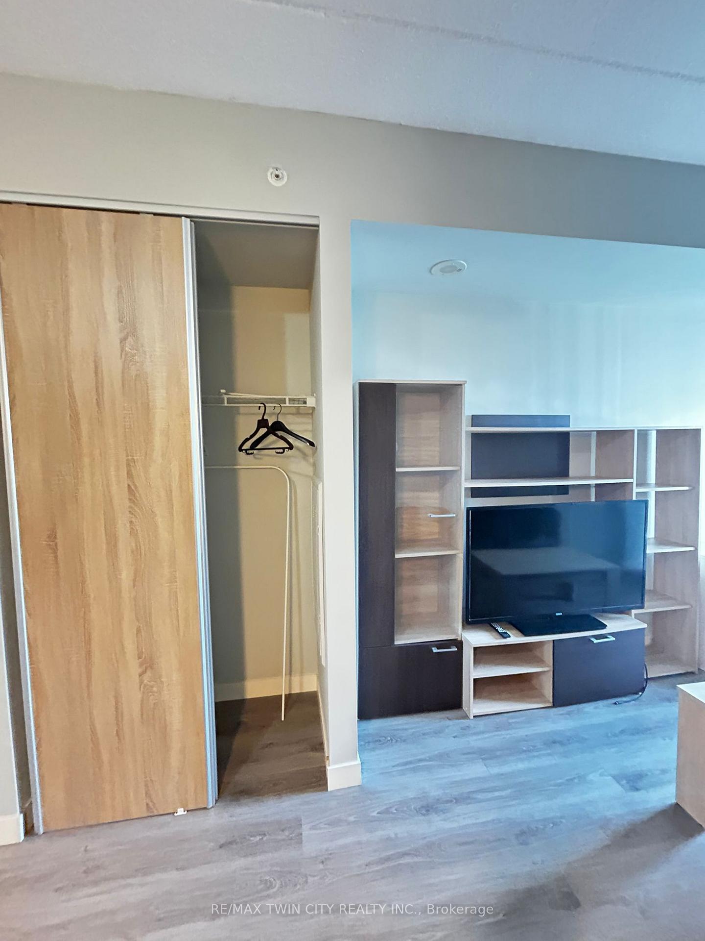 Photo 10 of Unit 1604, 318 Spruce Street, Waterloo — HOMEH