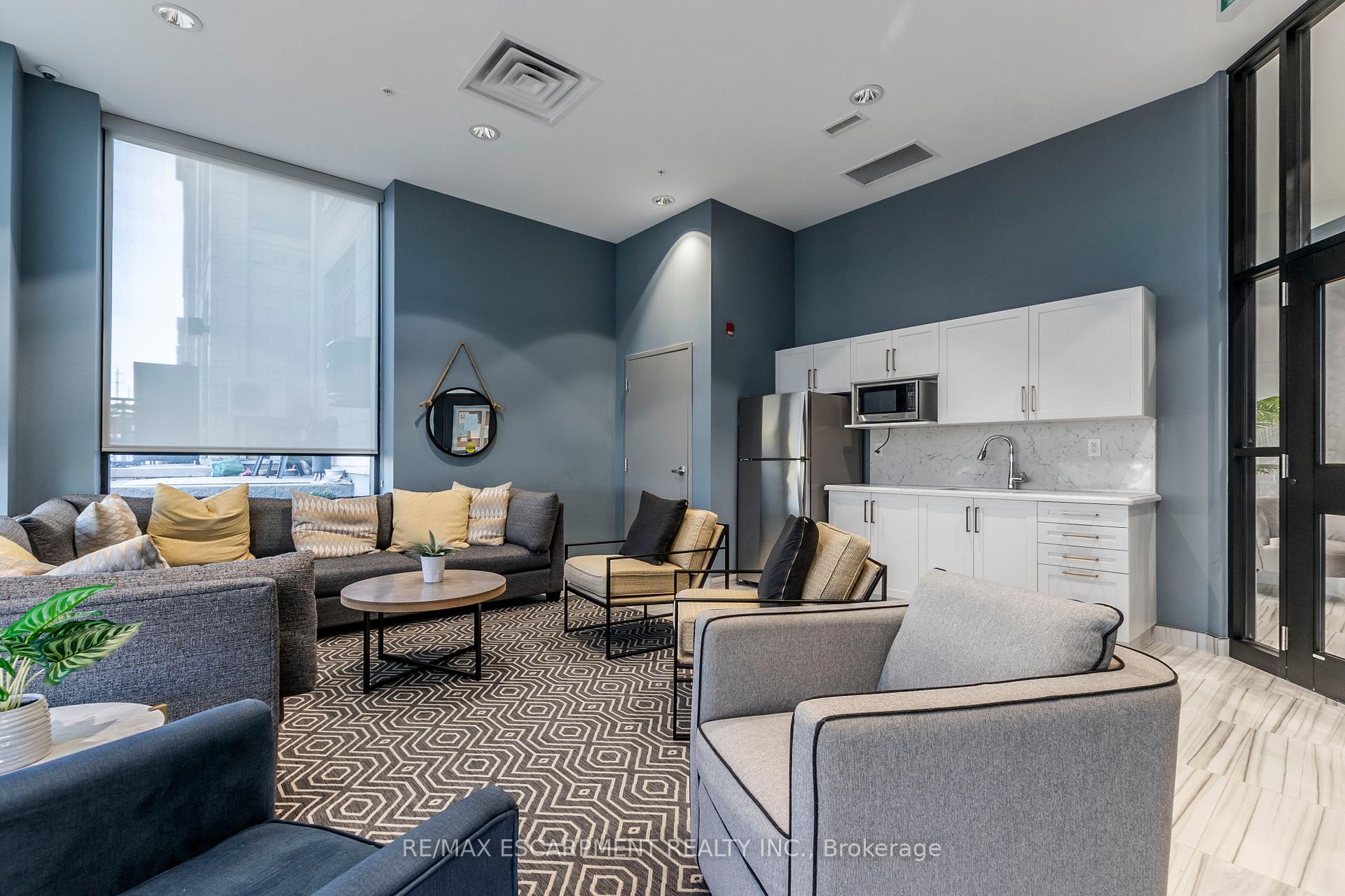 Photo 7 of Unit 305, 195 Commonwealth Street, Kitchener — HOMEH