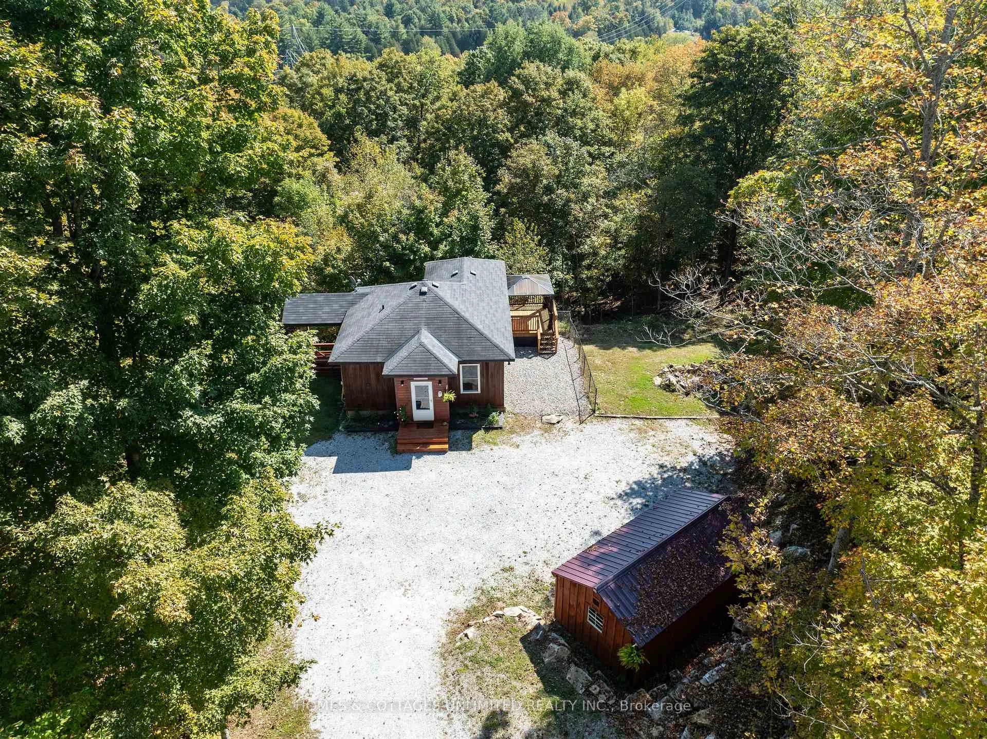 Photo 3 of 1037A Palmerston Crescent, Frontenac, Frontenac North — HOMEH