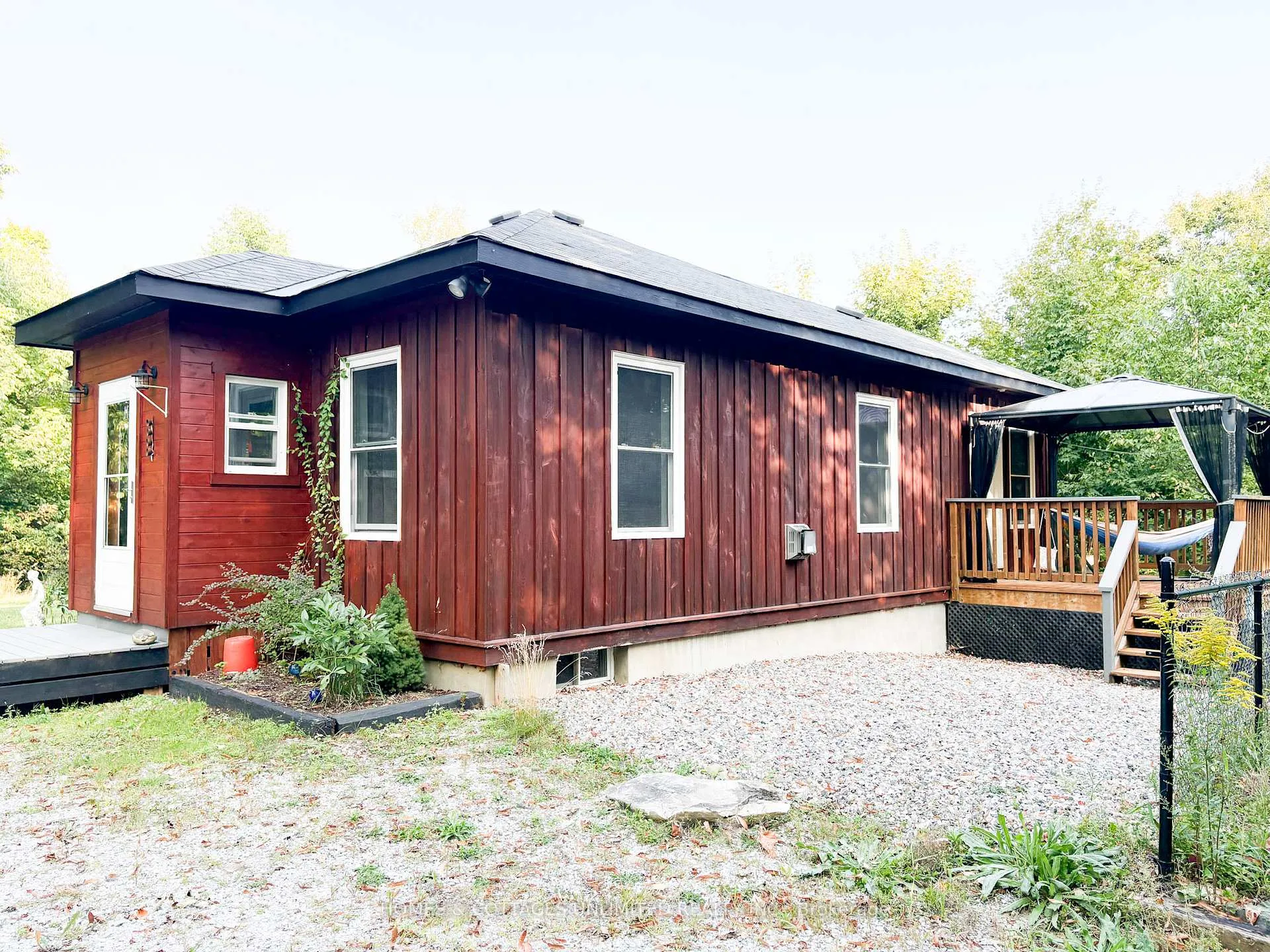 Photo 12 of 1037A Palmerston Crescent, Frontenac, Frontenac North — HOMEH