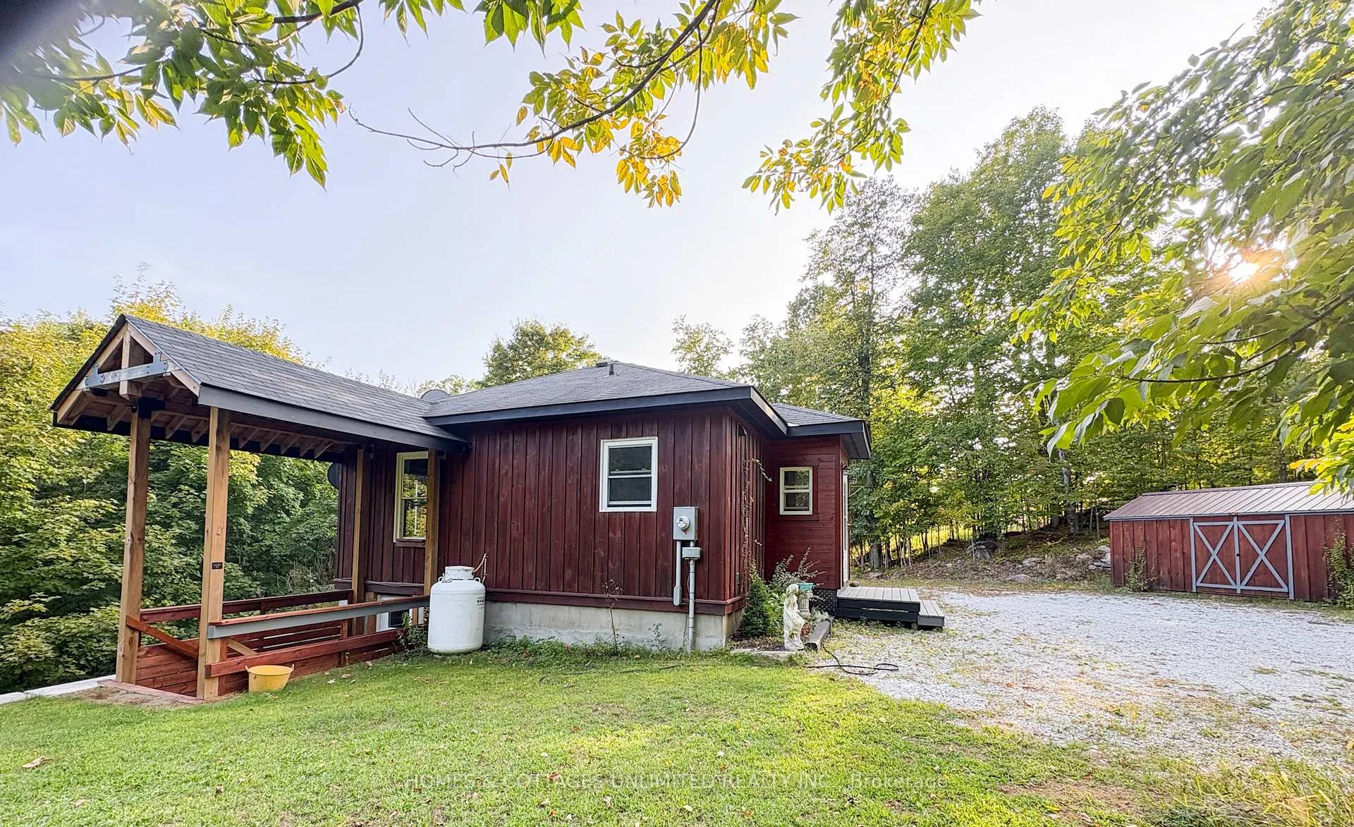Photo 14 of 1037A Palmerston Crescent, Frontenac, Frontenac North — HOMEH
