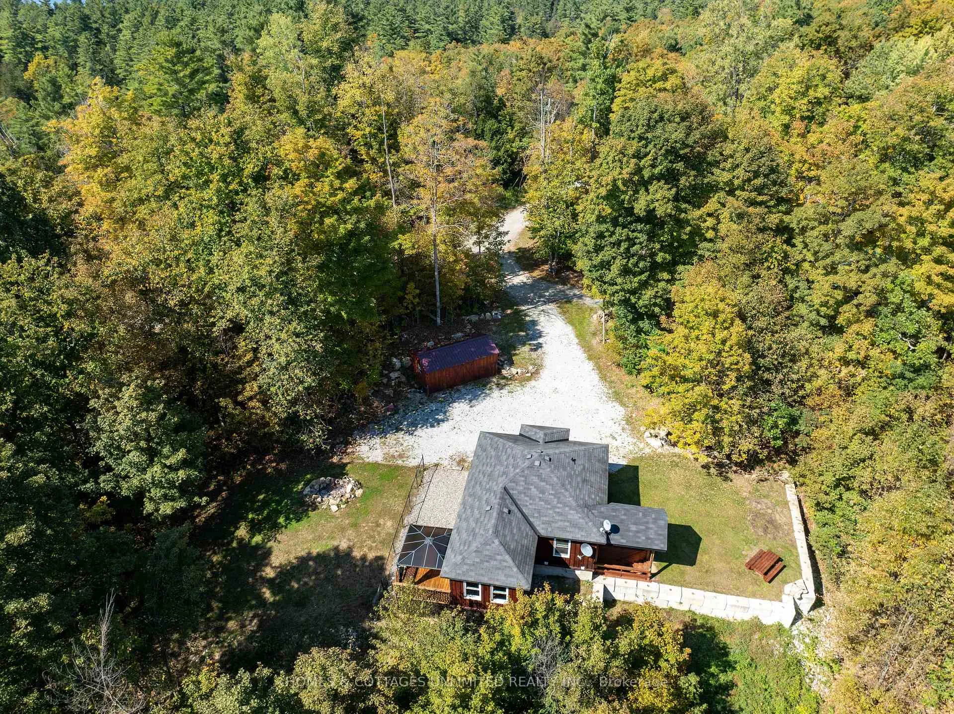 Photo 33 of 1037A Palmerston Crescent, Frontenac, Frontenac North — HOMEH
