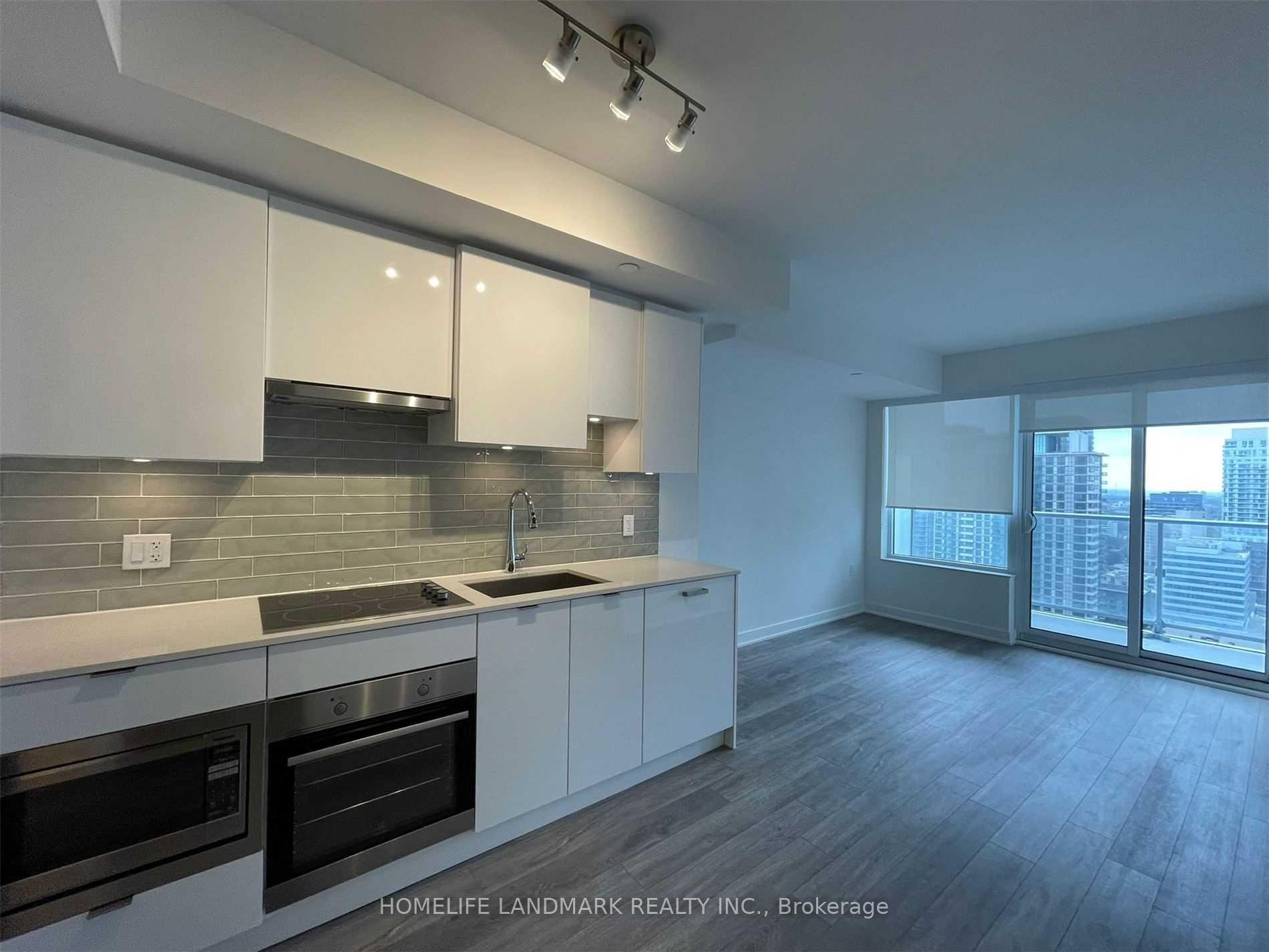 Front of Unit 2811, 195 Redpath Avenue