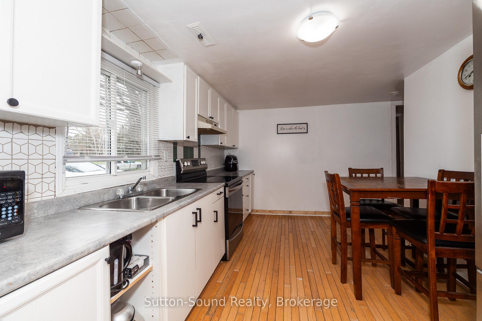 Photo 6 of 776225 Highway 10, Chatsworth — HOMEH