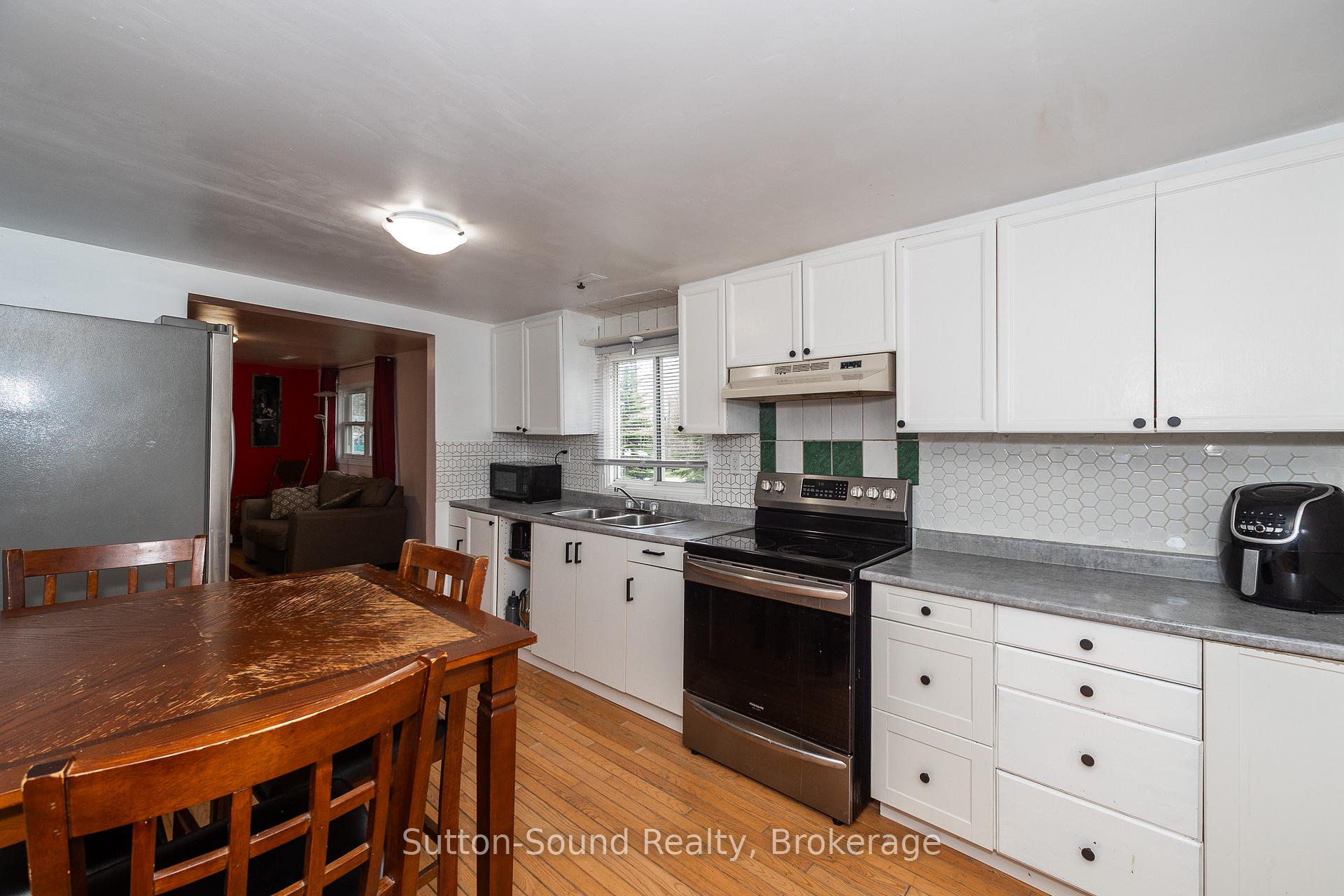 Photo 8 of 776225 Highway 10, Chatsworth — HOMEH