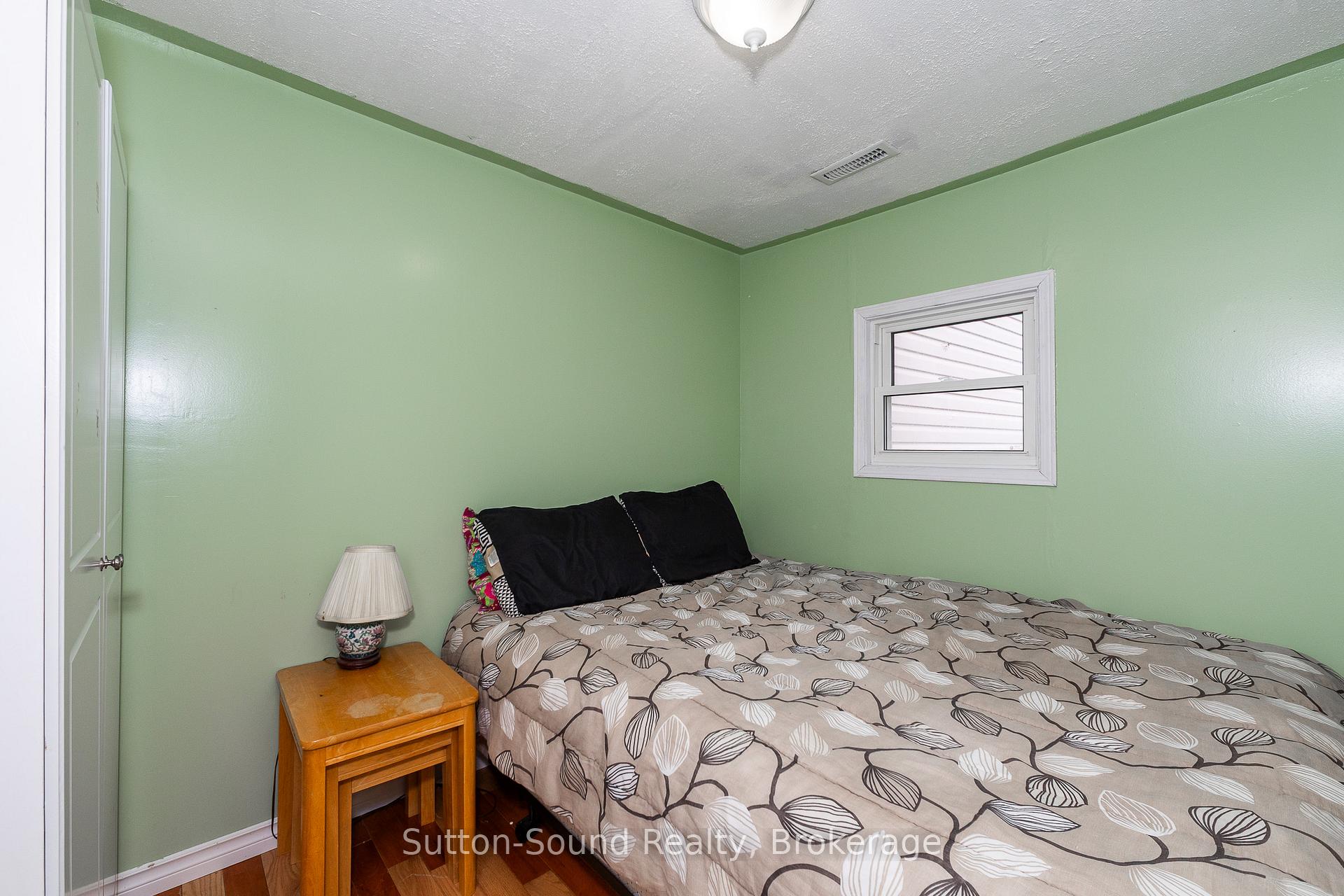 Photo 11 of 776225 Highway 10, Chatsworth — HOMEH