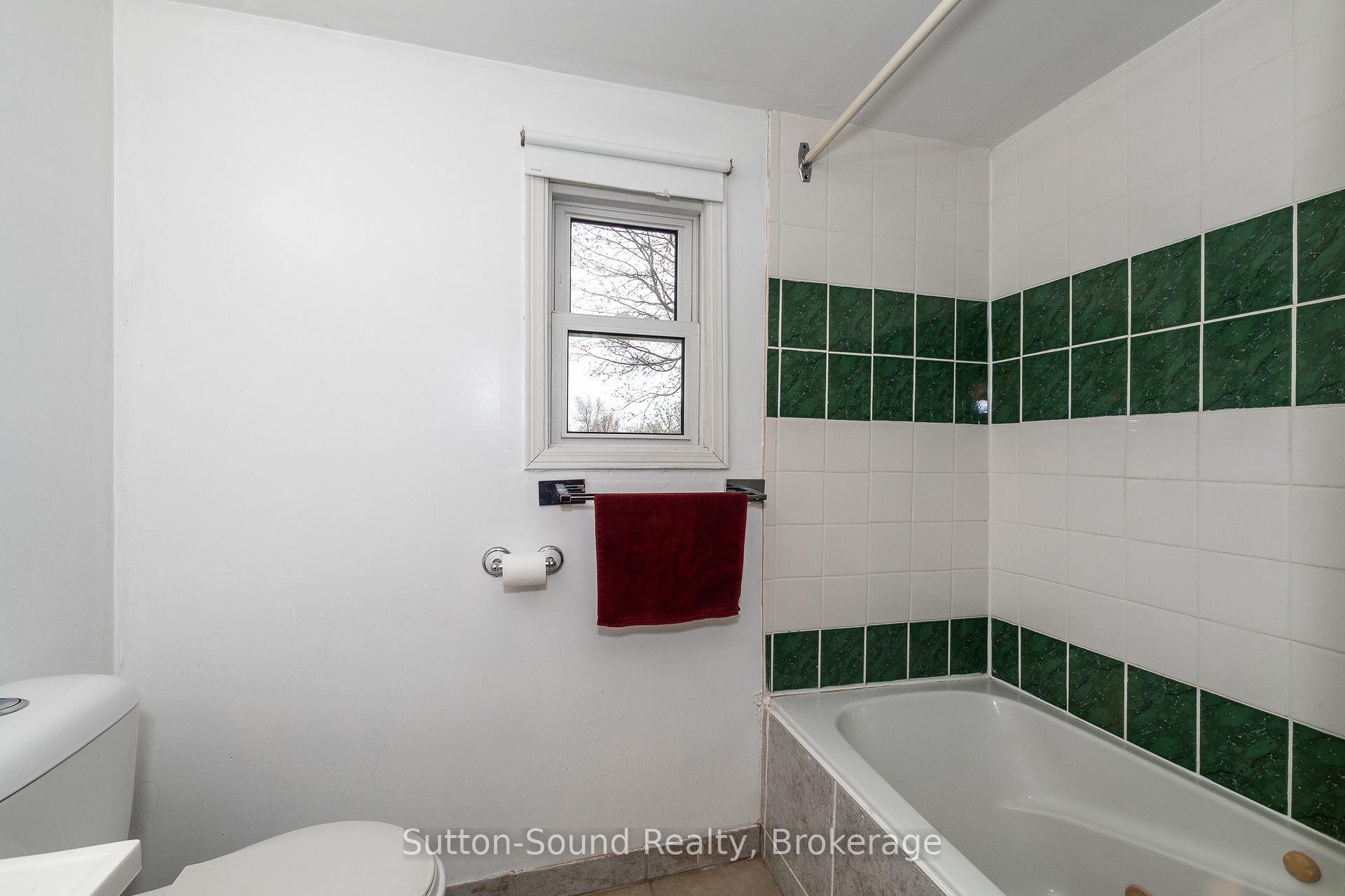 Photo 15 of 776225 Highway 10, Chatsworth — HOMEH