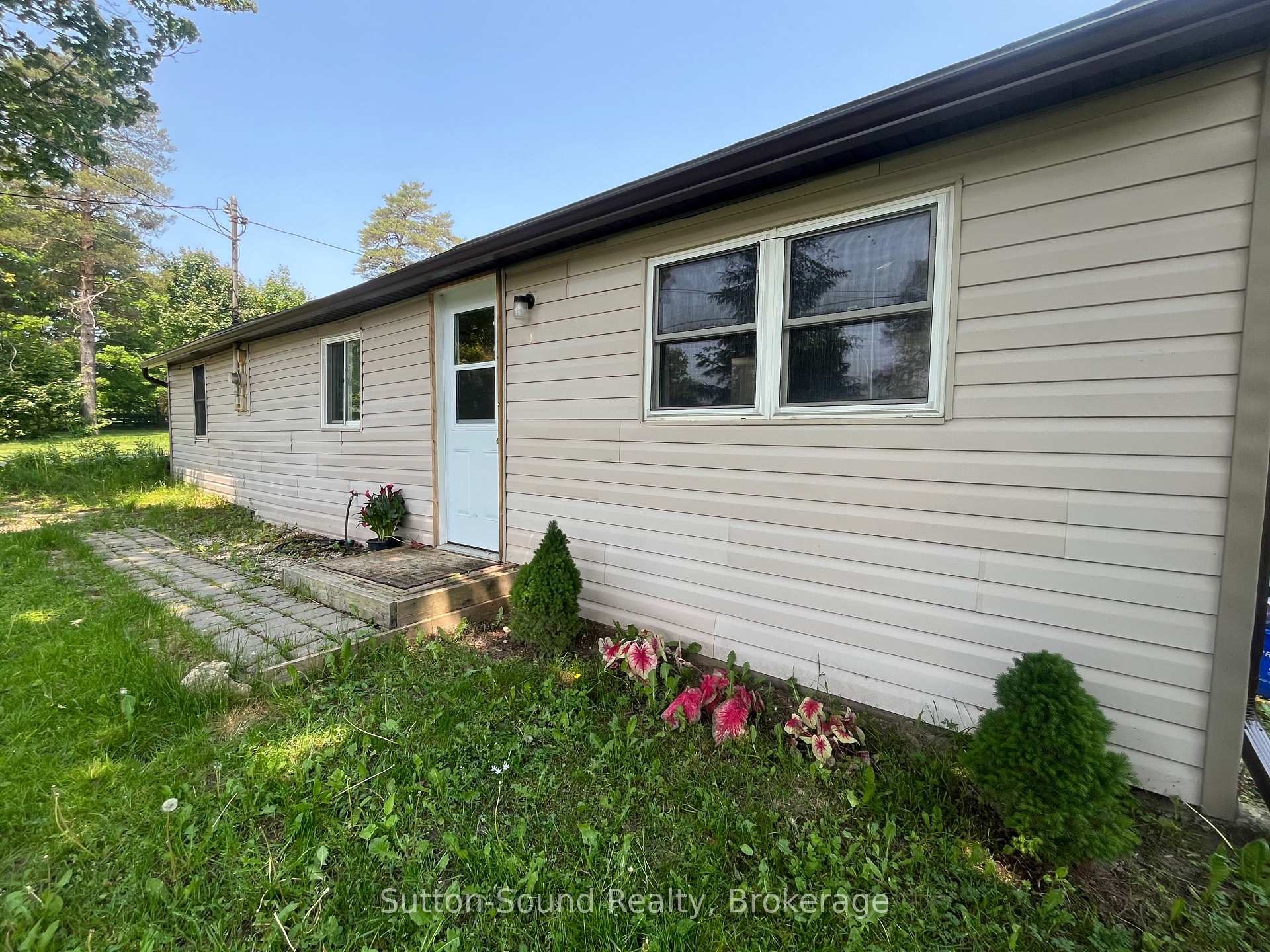 Photo 16 of 776225 Highway 10, Chatsworth — HOMEH