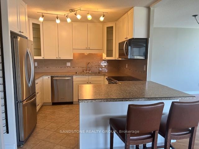Photo 2 of Unit 1211, 7 Gale Crescent, St. Catharines, E. Chester — HOMEH